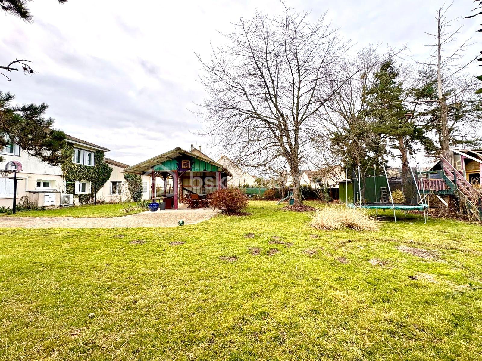 Maison d architecte de 154 m² - derriere.JPG