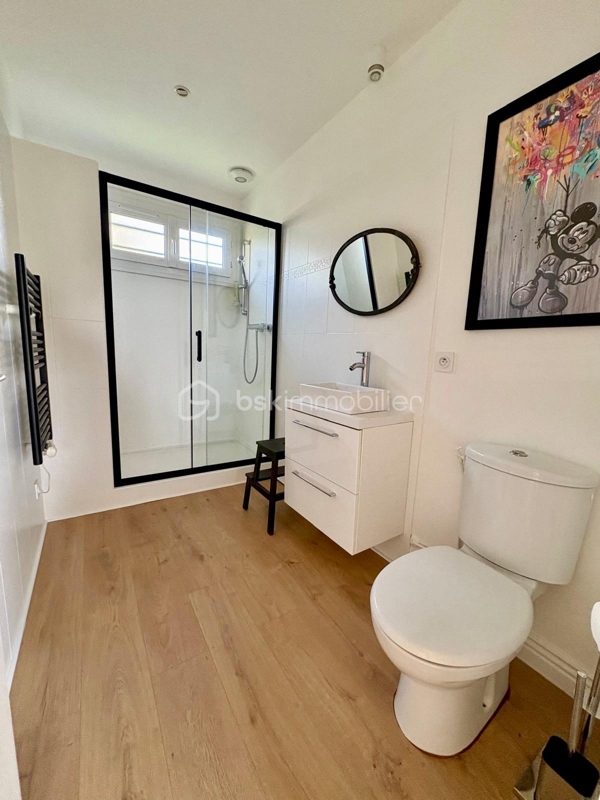 Maison d architecte de 154 m² - sdb haut.jpg