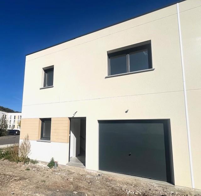 Maison de 85 m² - FACADE COTE.jpg