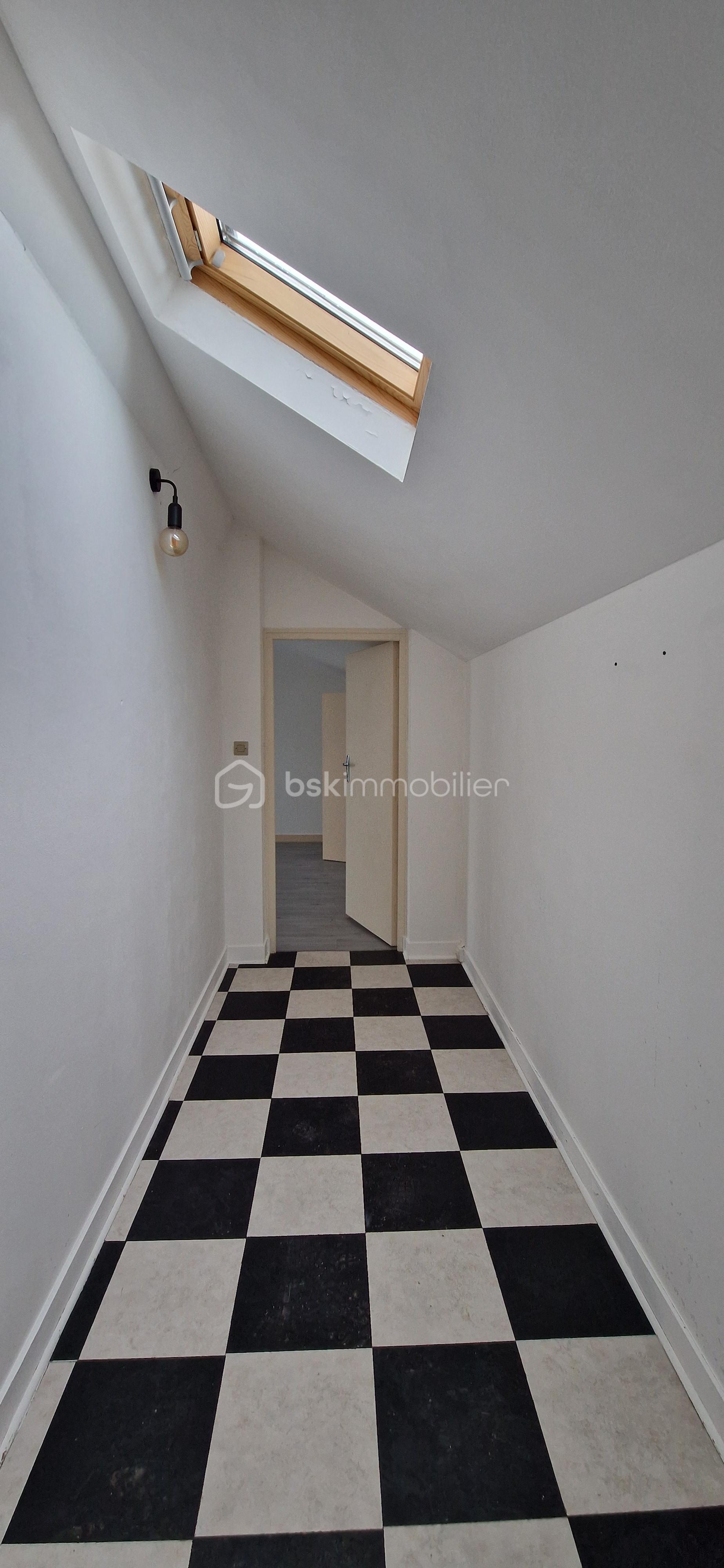 Maison de ville de 106 m² - palier étage.jpg