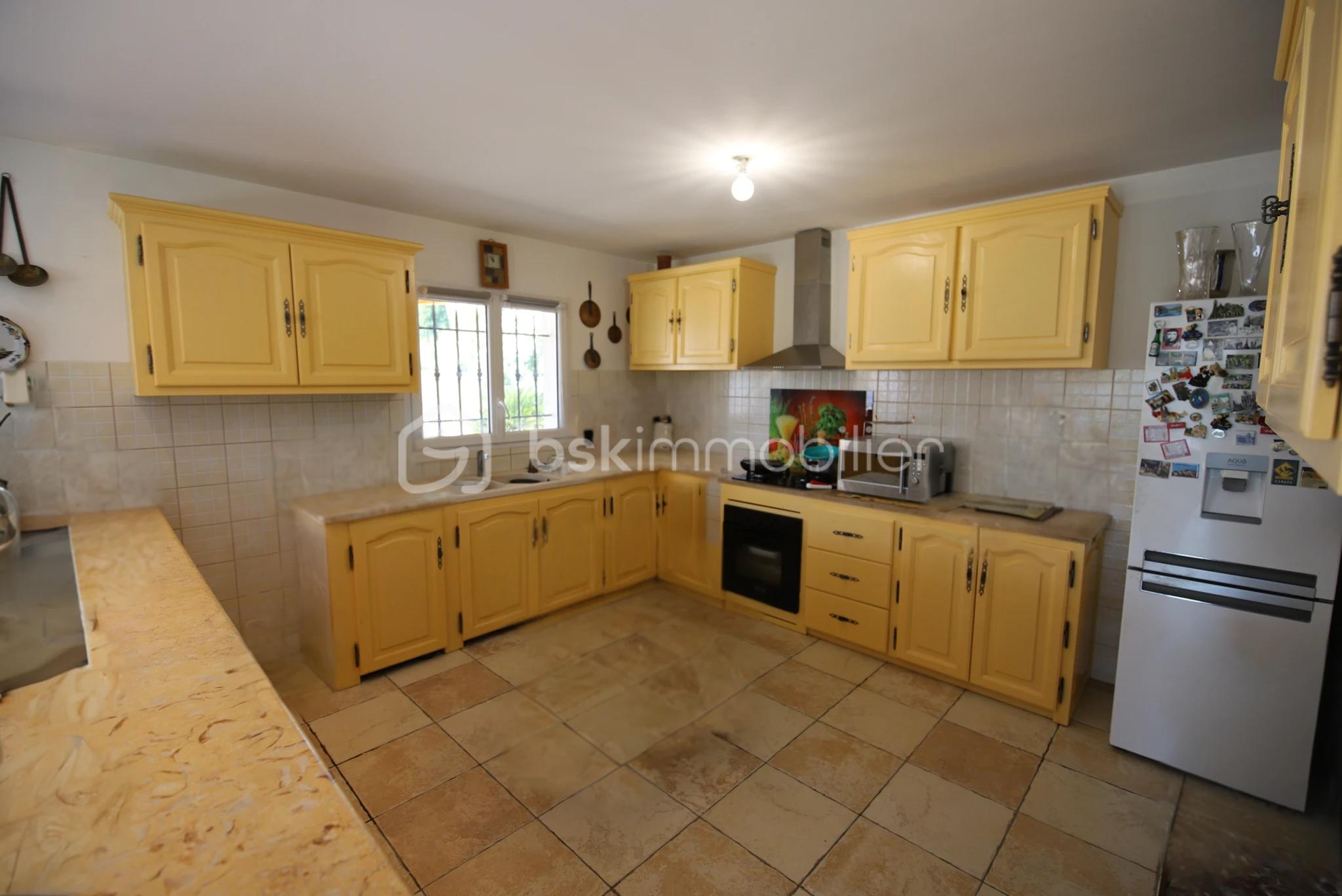 Villa de 190 m² - artguru-remove-object-1754988409578.png
