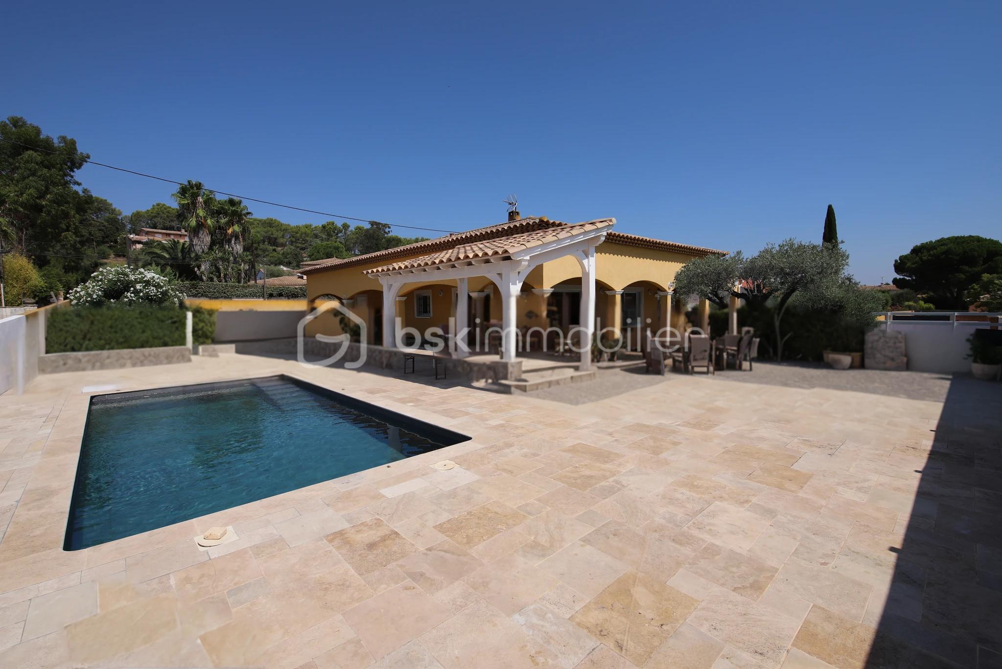 Villa de 190 m² - artguru-remove-object-1754988582195.png