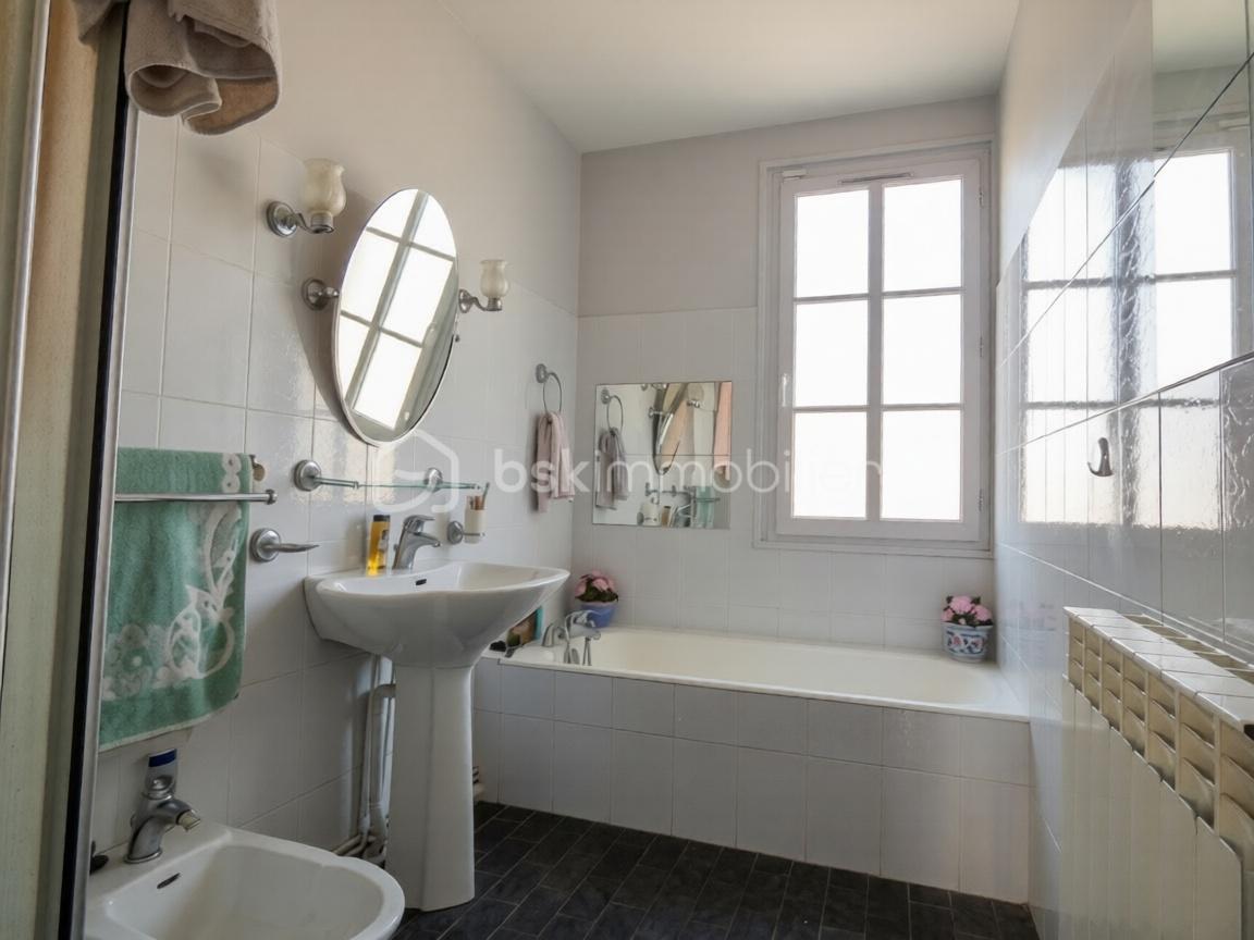 maison a vendre marennes brouage racinet 250000 garage cinq chambres (11).jpg