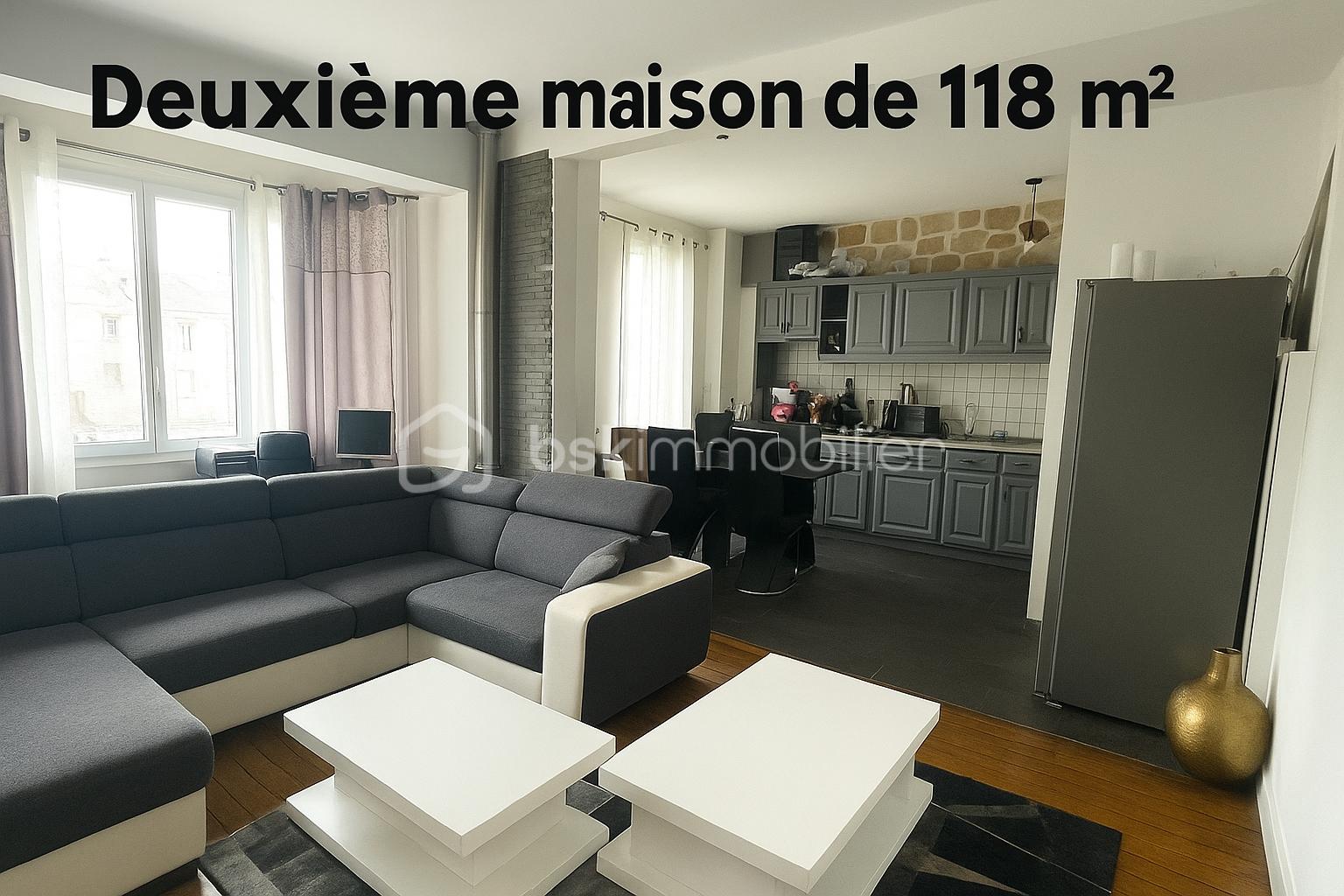 Maison de 270 m² - Intérieur moderne d'une maison spacieuse ET ECRITURE.png