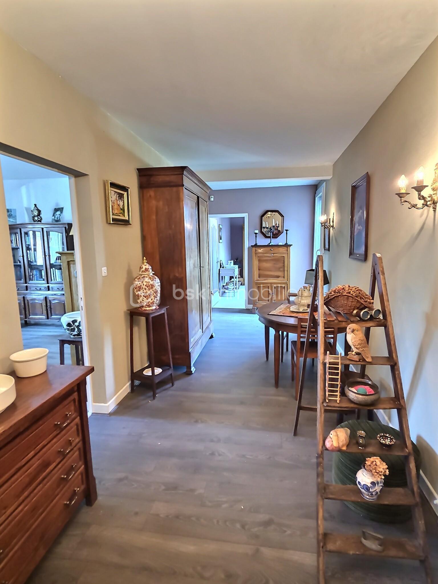Maison de ville de 328 m² - exposio_132653556.jpg