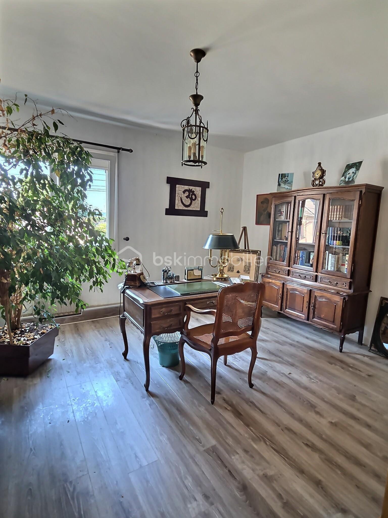 Maison de ville de 328 m² - exposio_132653568.jpg