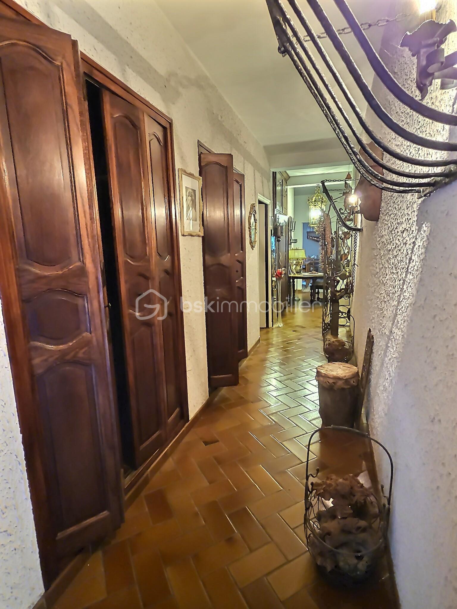 Maison de ville de 328 m² - exposio_132653549.jpg