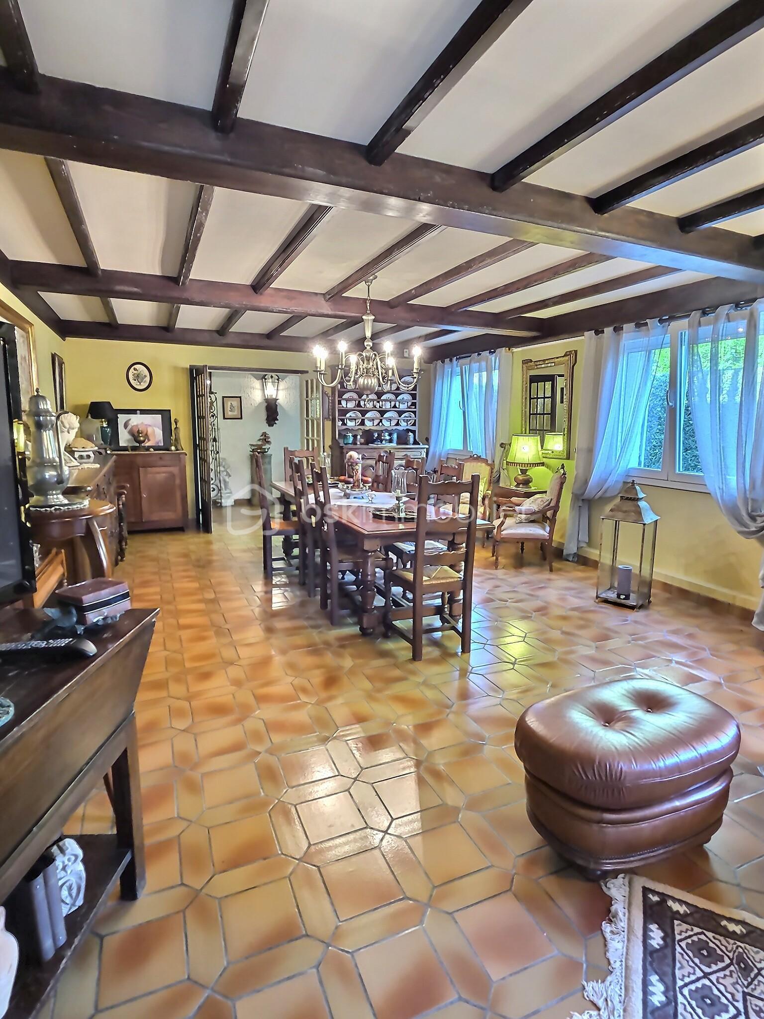 Maison de ville de 328 m² - exposio_132653545.jpg