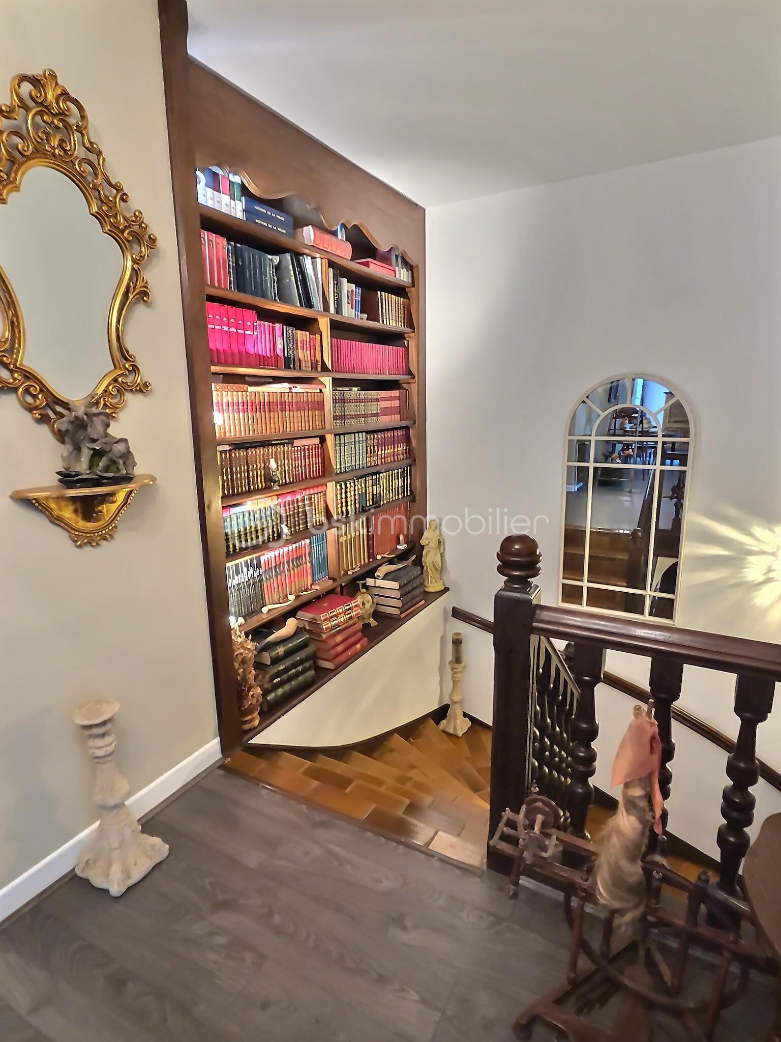 Maison de ville de 328 m² - exposio_132653555.jpg