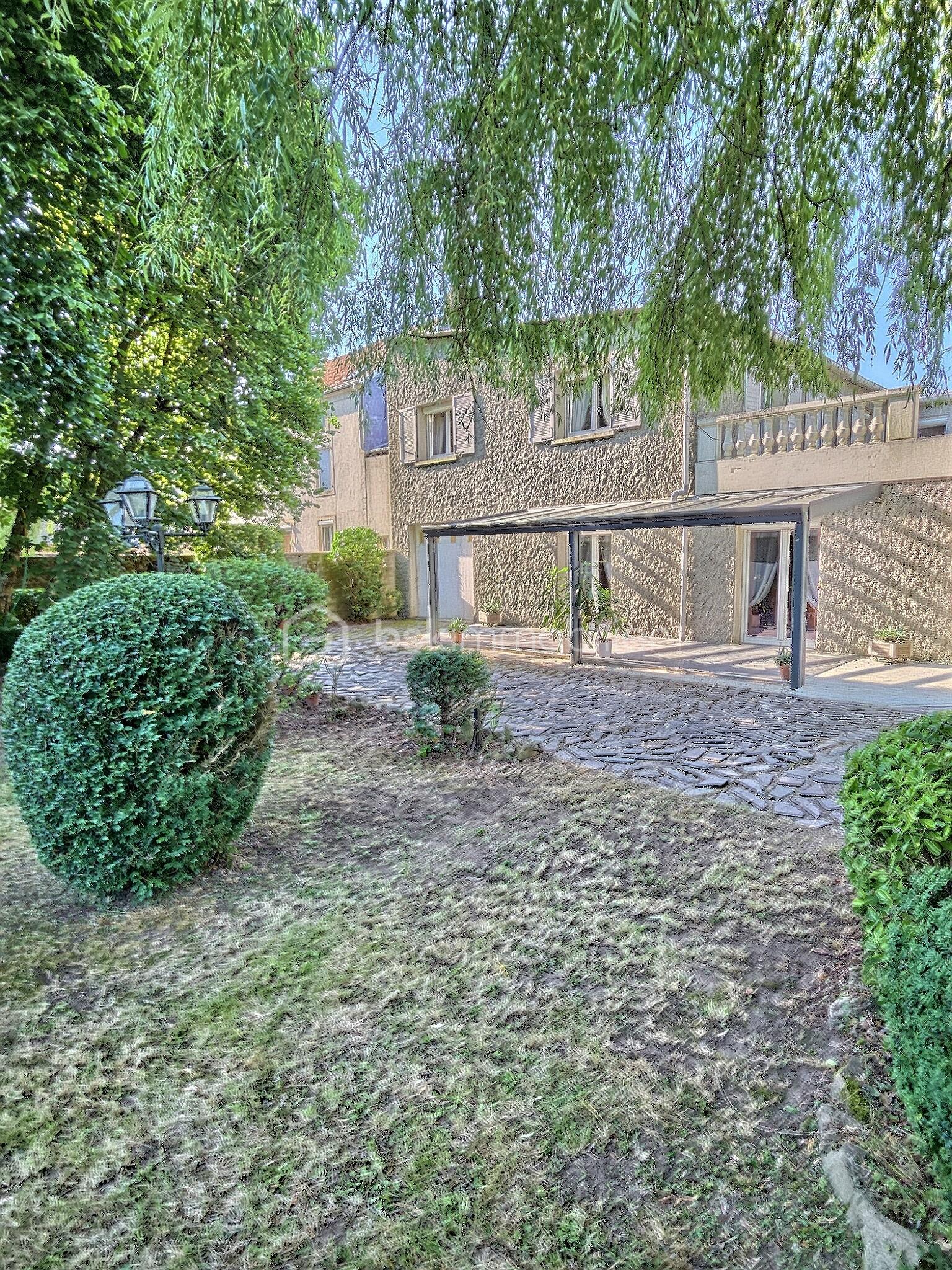 Maison de ville de 328 m² - exposio_132653582.jpg
