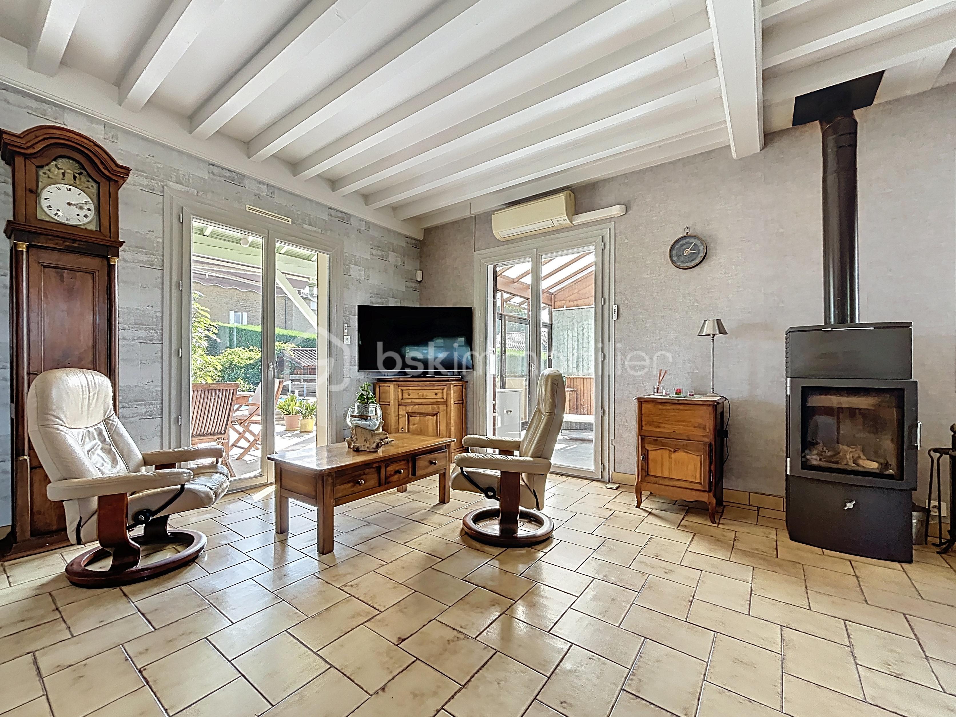 Maison traditionnelle de 134 m² - Séjour (2).jpg