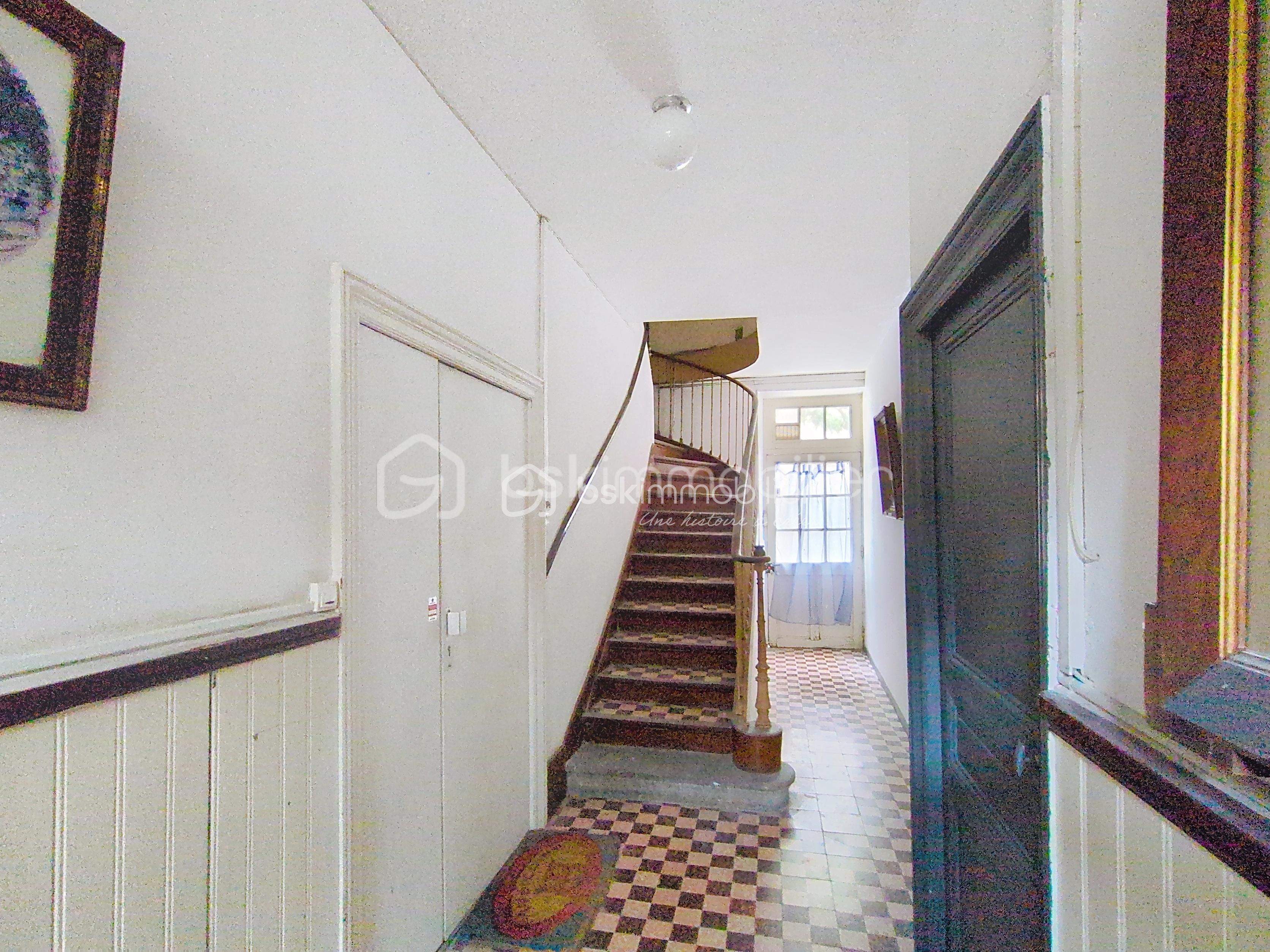 Appartement de 126 m² - Hall d'entrée rdc copro Carcassonne.jpg