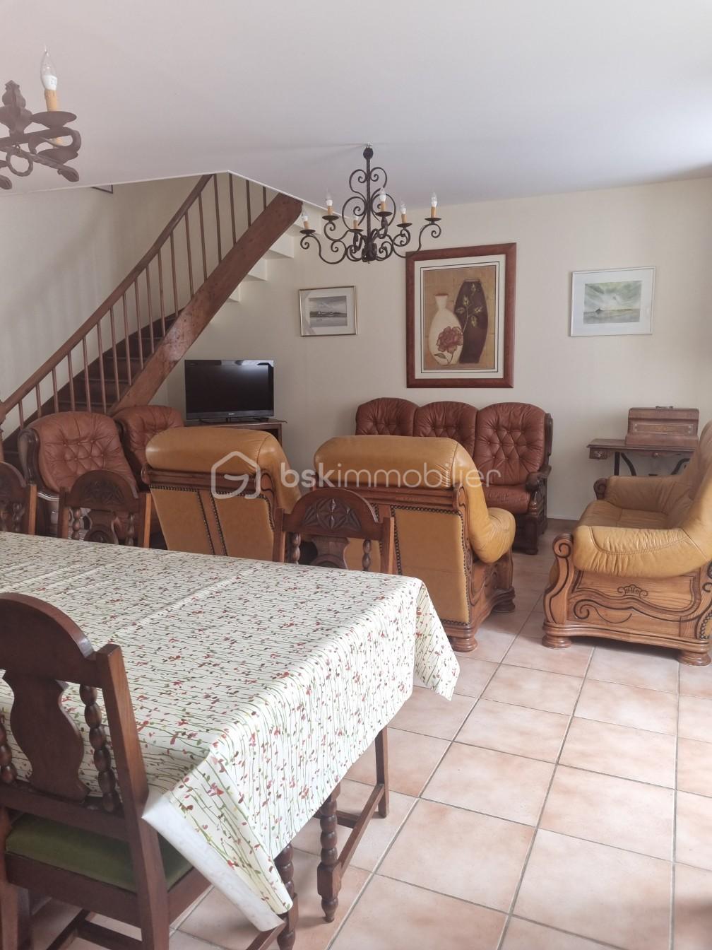 Maison en pierre de 100 m² - photo salle.jpg