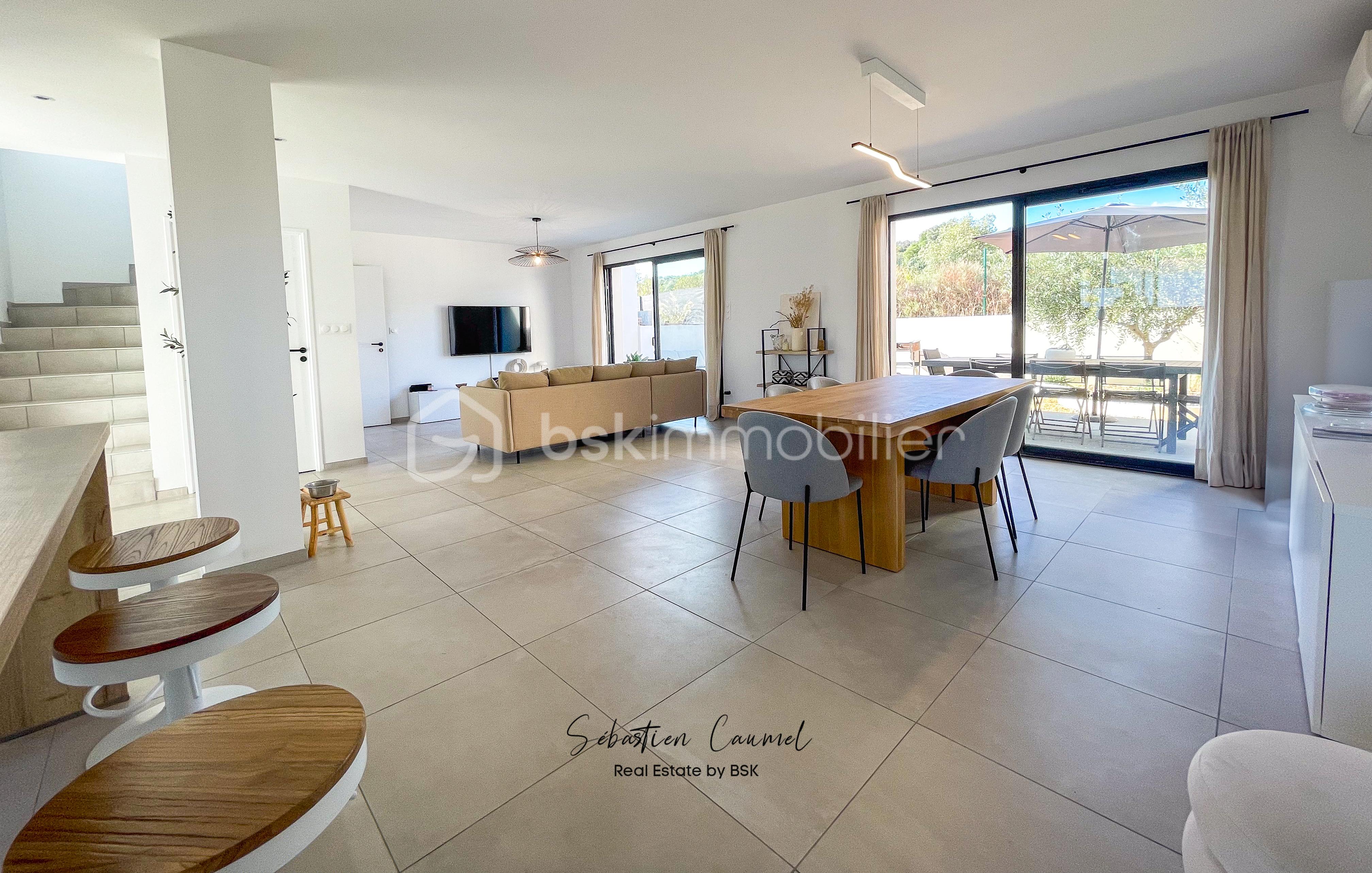 Villa de 101 m² - SALON SALLE A MANGER CUISINE 8.jpg