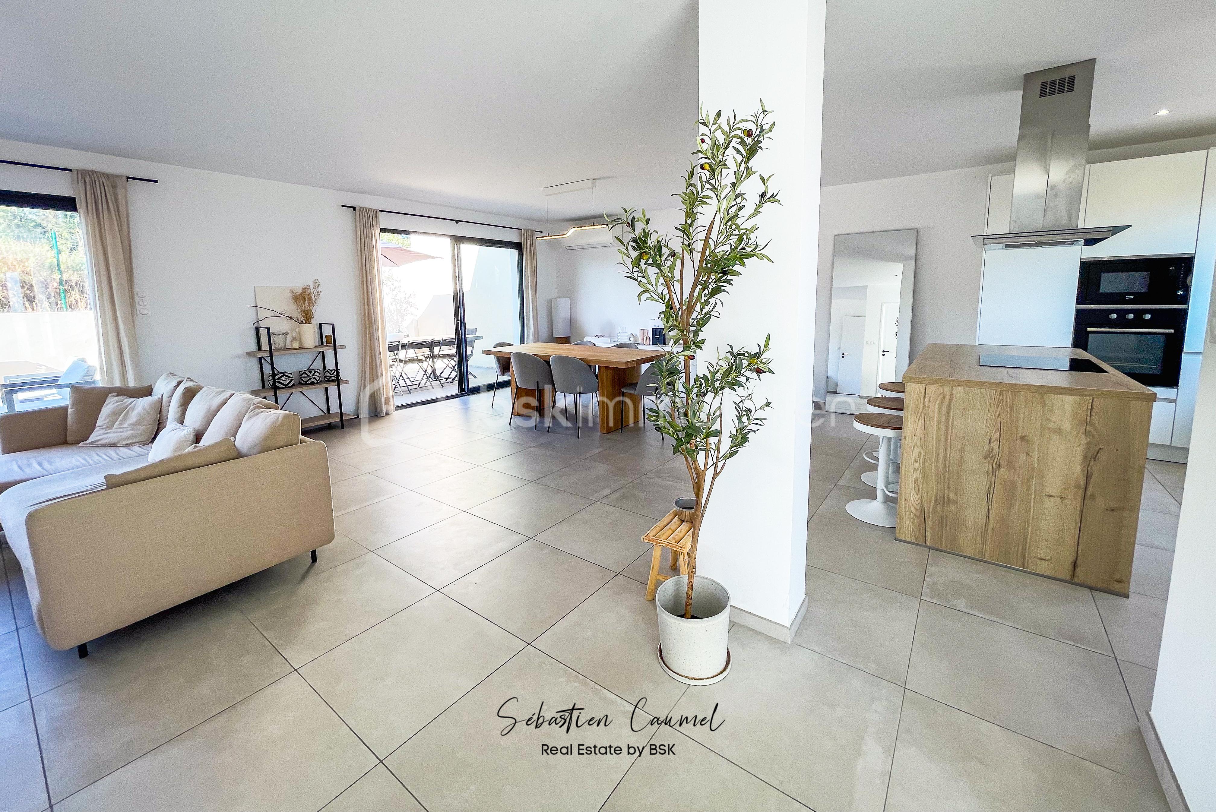 Villa de 101 m² - SALON SALLE A MANGER CUISINE 3.jpg