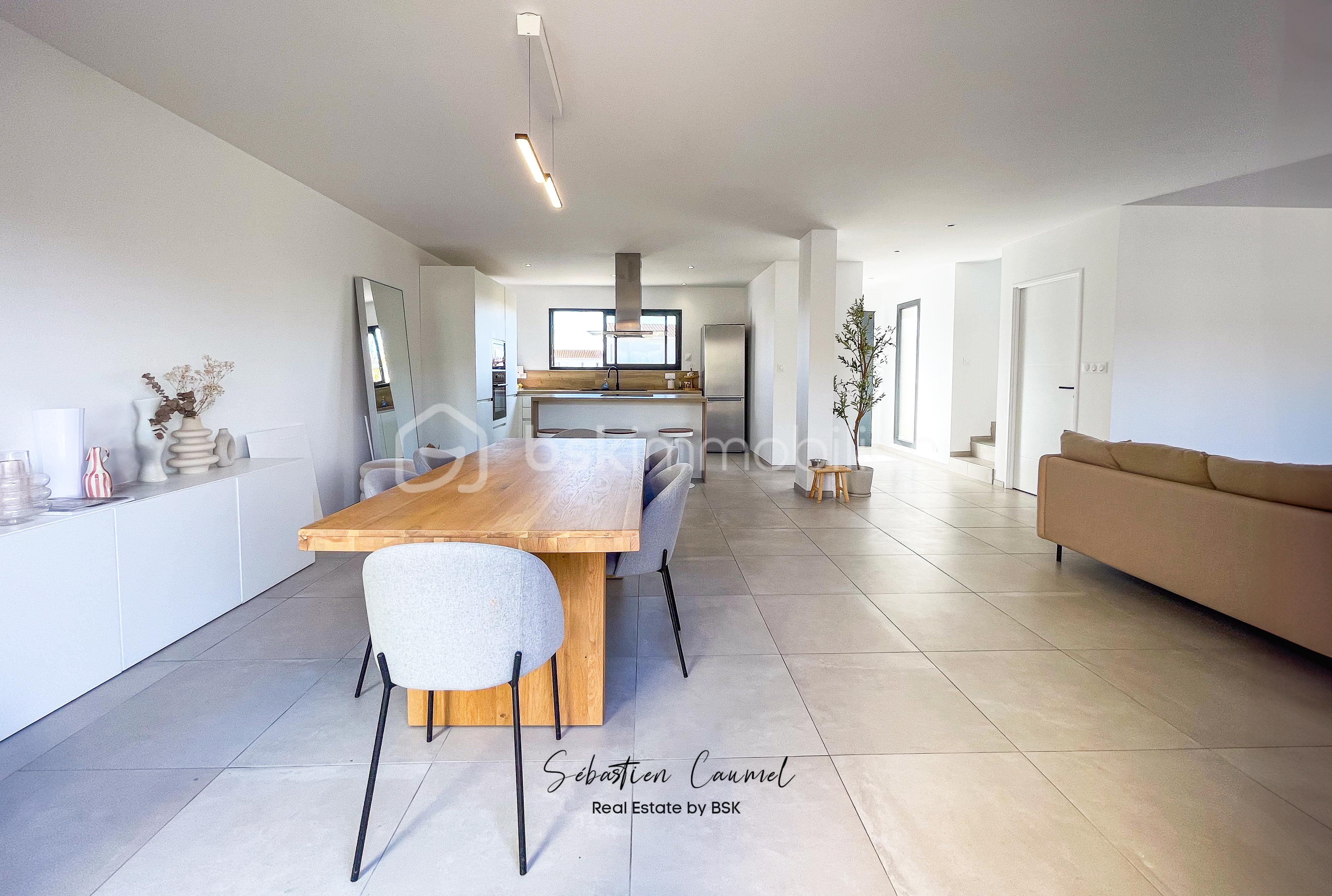 Villa de 101 m² - SALON SALLE A MANGER CUISINE 5.jpg
