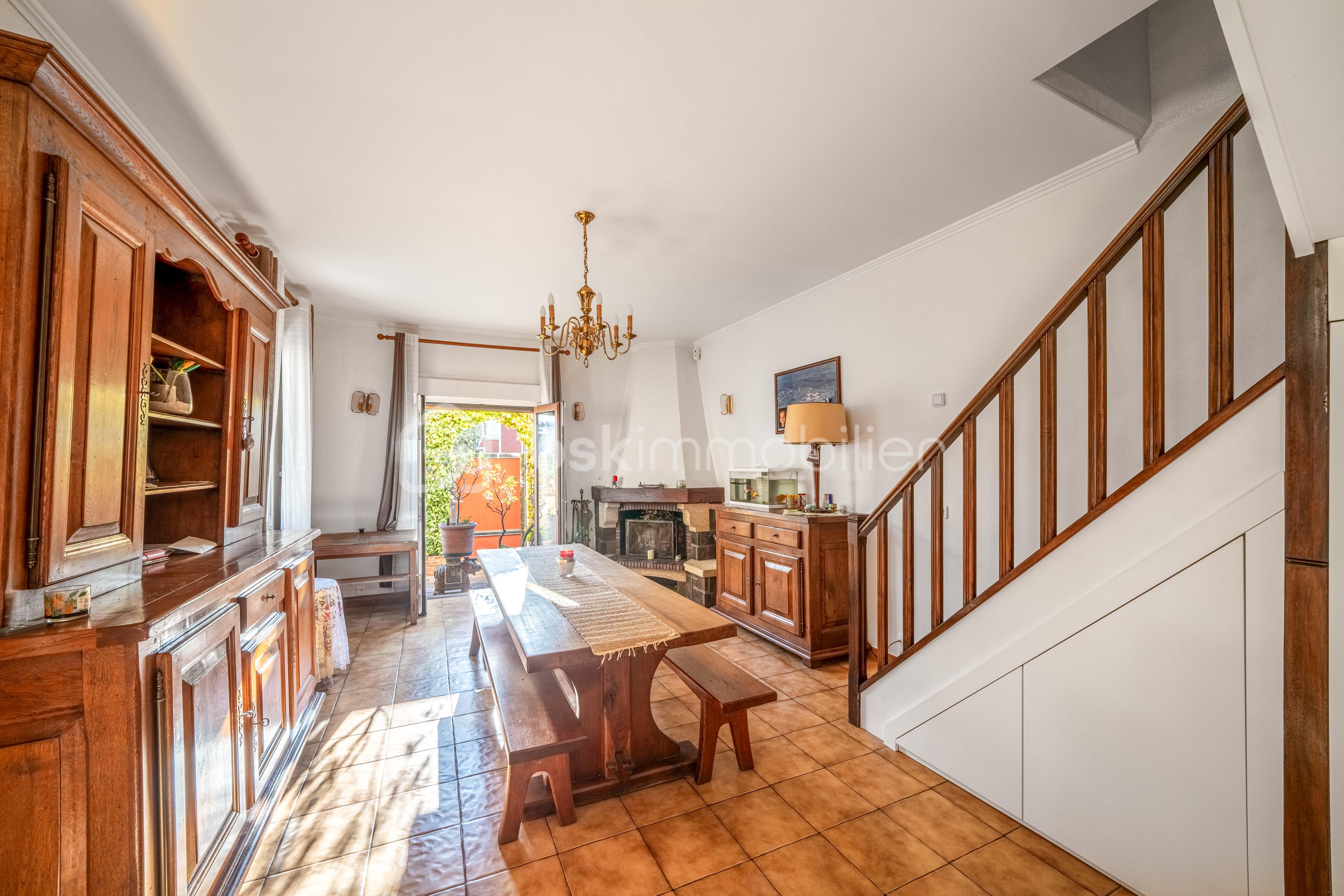 Maison de ville de 90 m² - 18 - Séjour.JPG