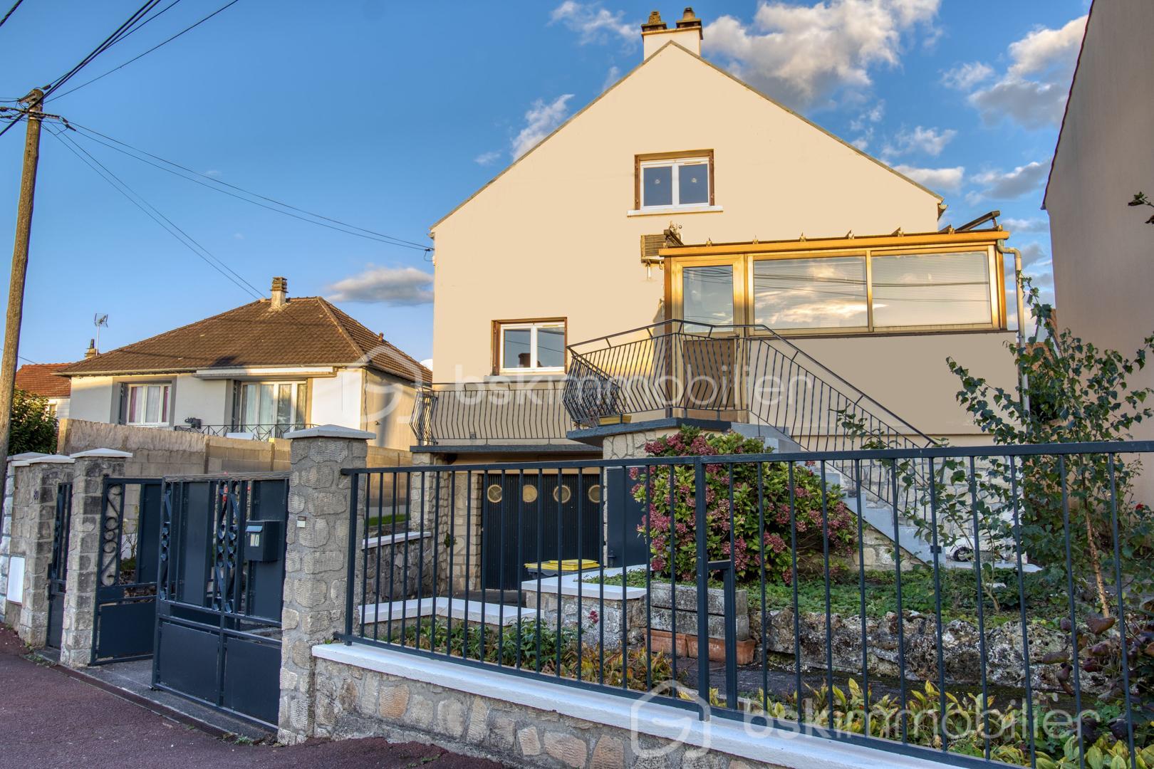 Maison de 155 m² - image 1.jpg