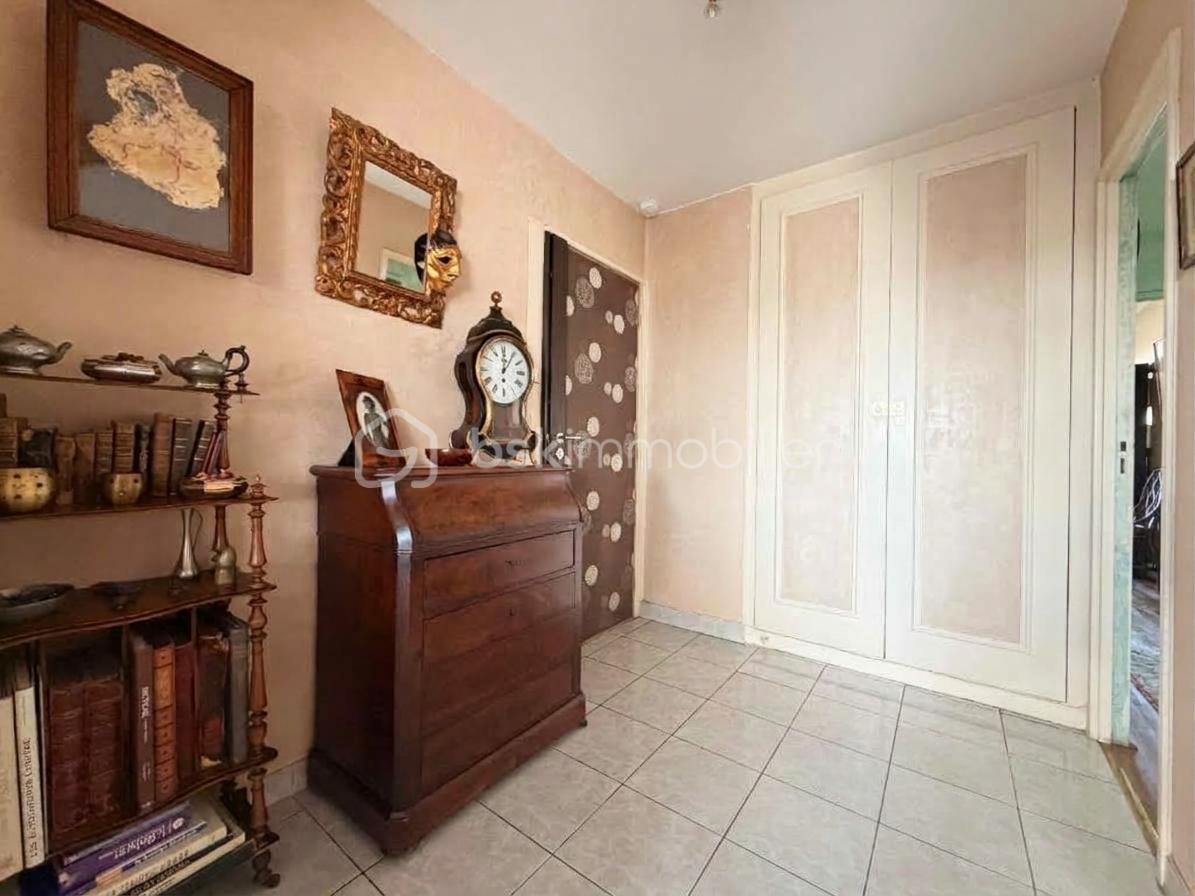 appartement-70m2-courbevoie-entree-1.jpeg