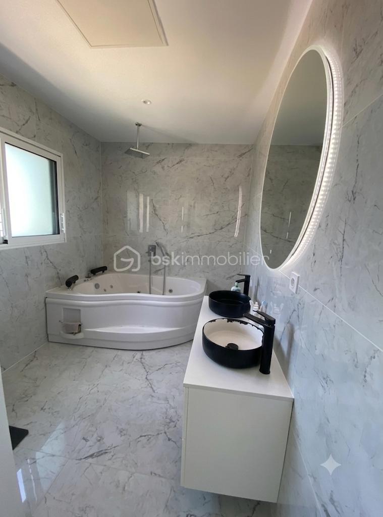 salle de bain 1 IA.jpg