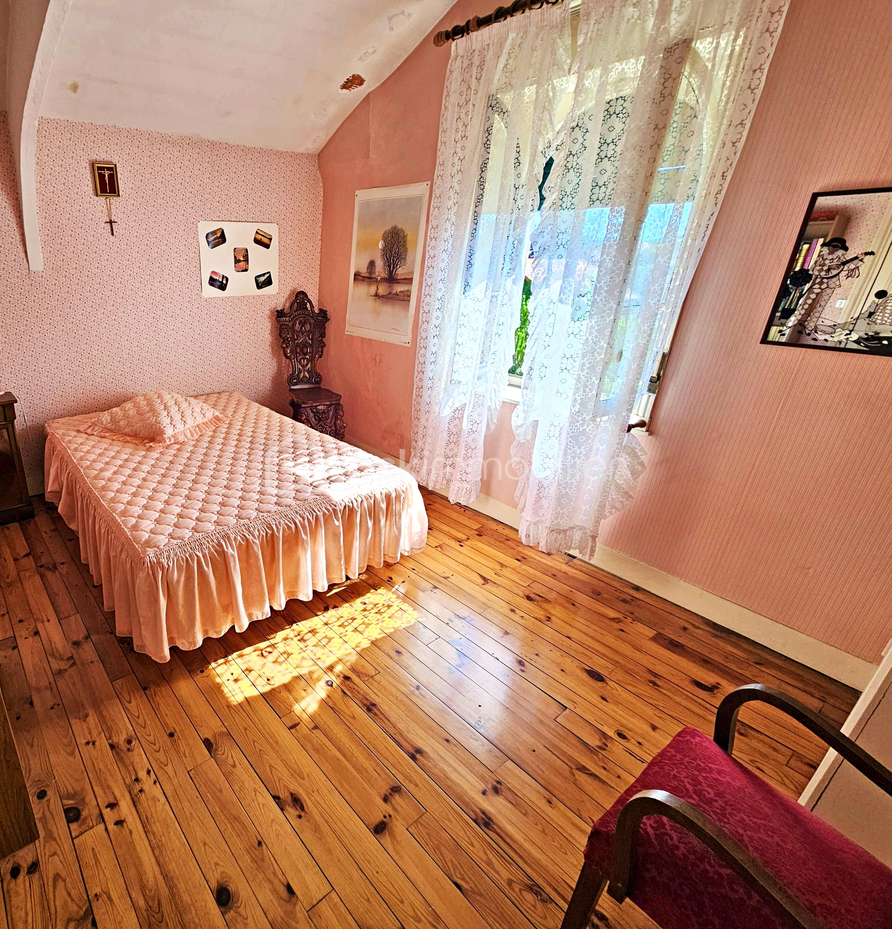 Maison de maitre de 159 m² - Chambre 1.jpg