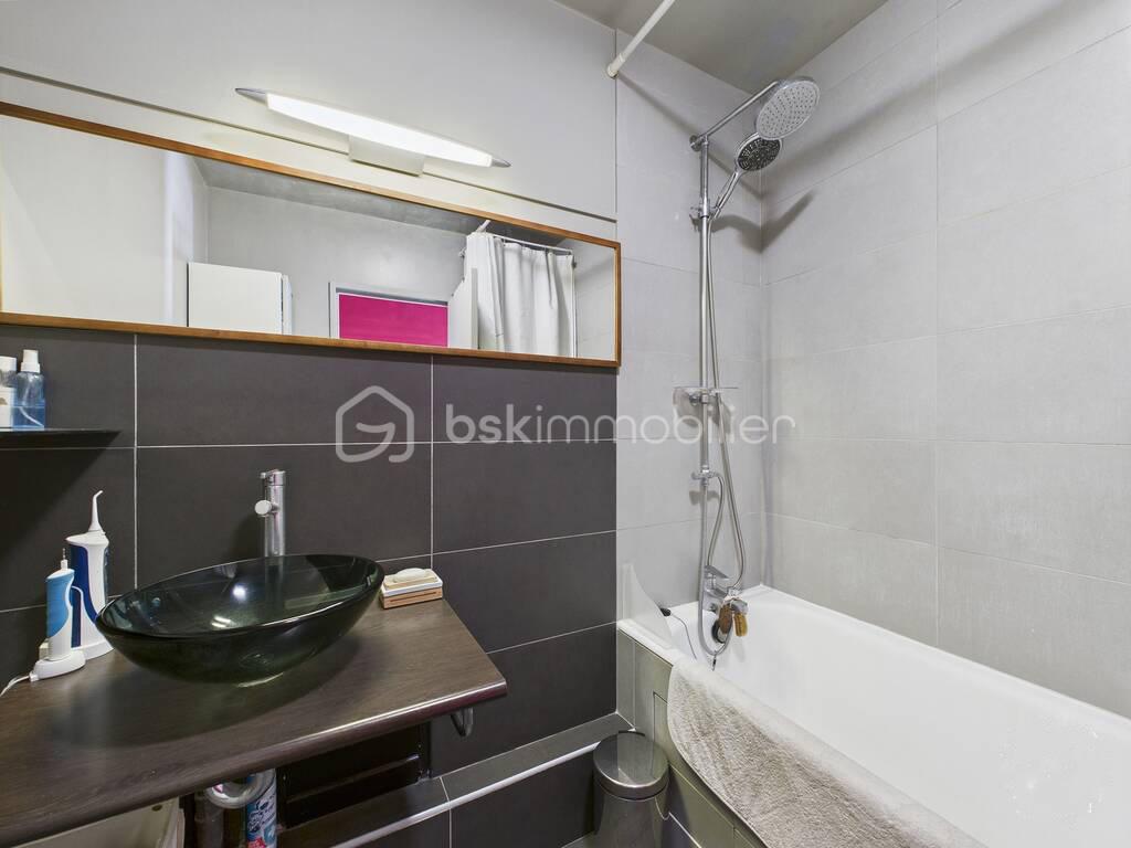 Appartement de 72,60 m² - sdb.jpg