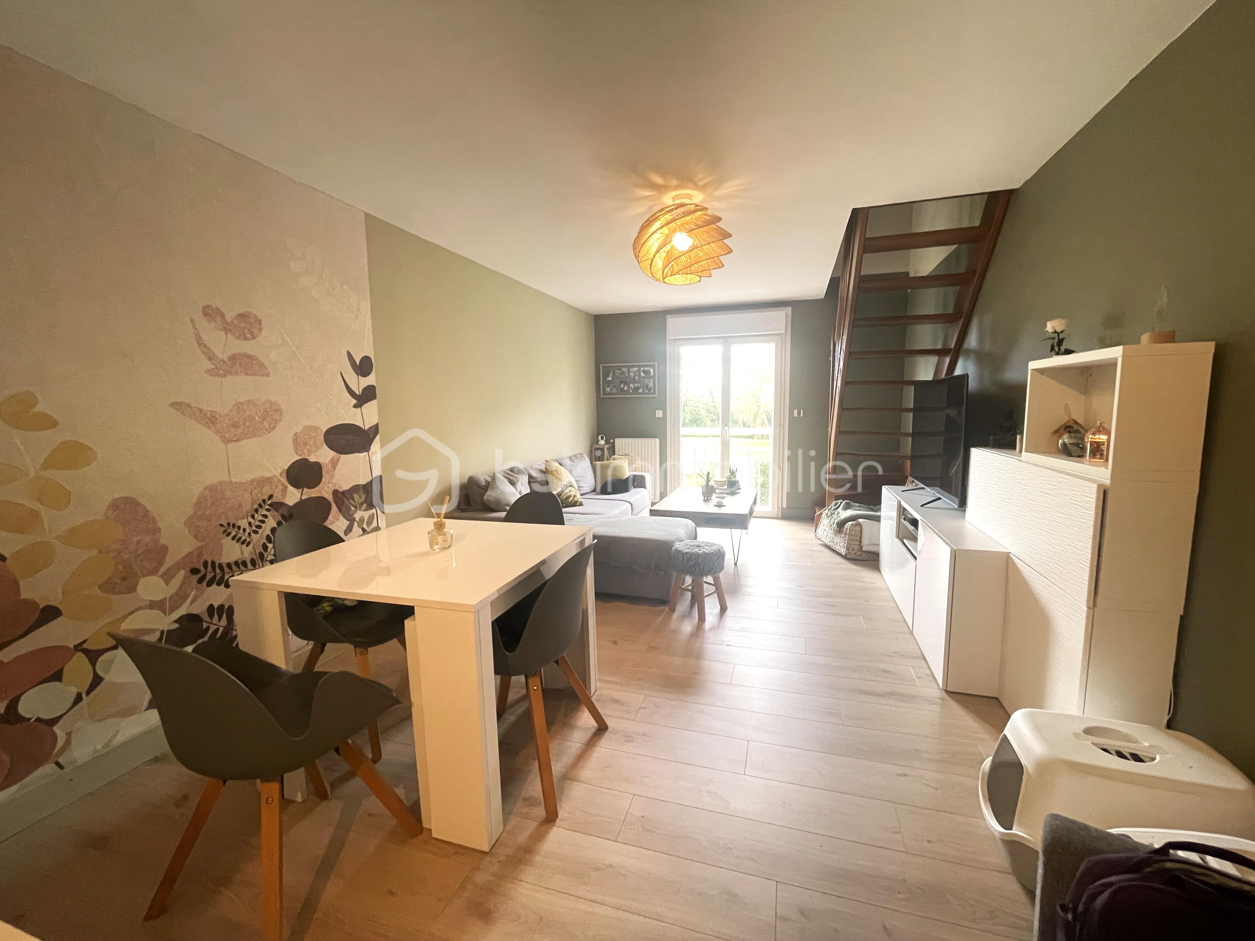 Maison de 63 m² - chateau-salon-séjour.jpg