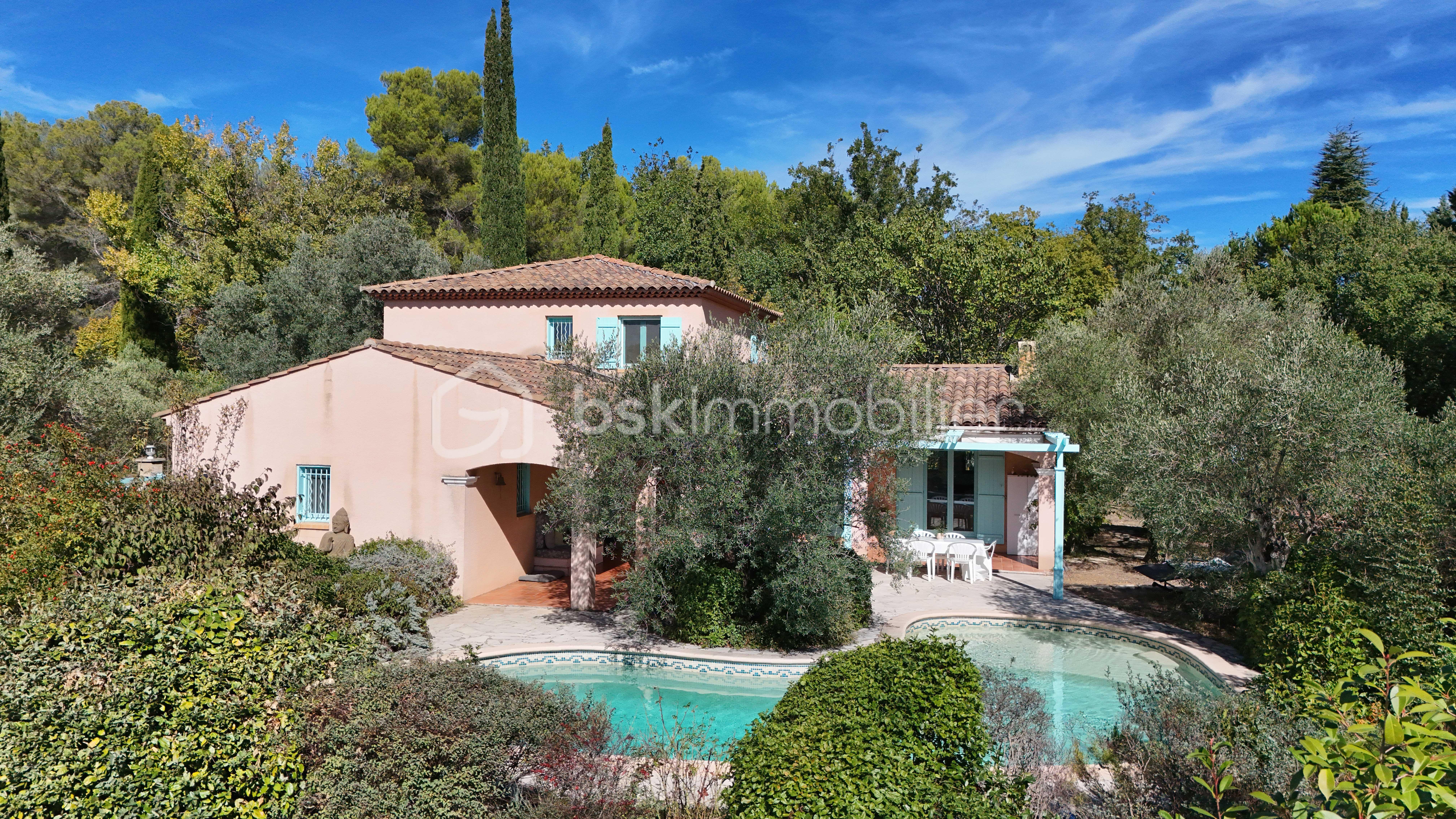 Maison traditionnelle de 187 m² - Facade-piscine-9 o.jpg