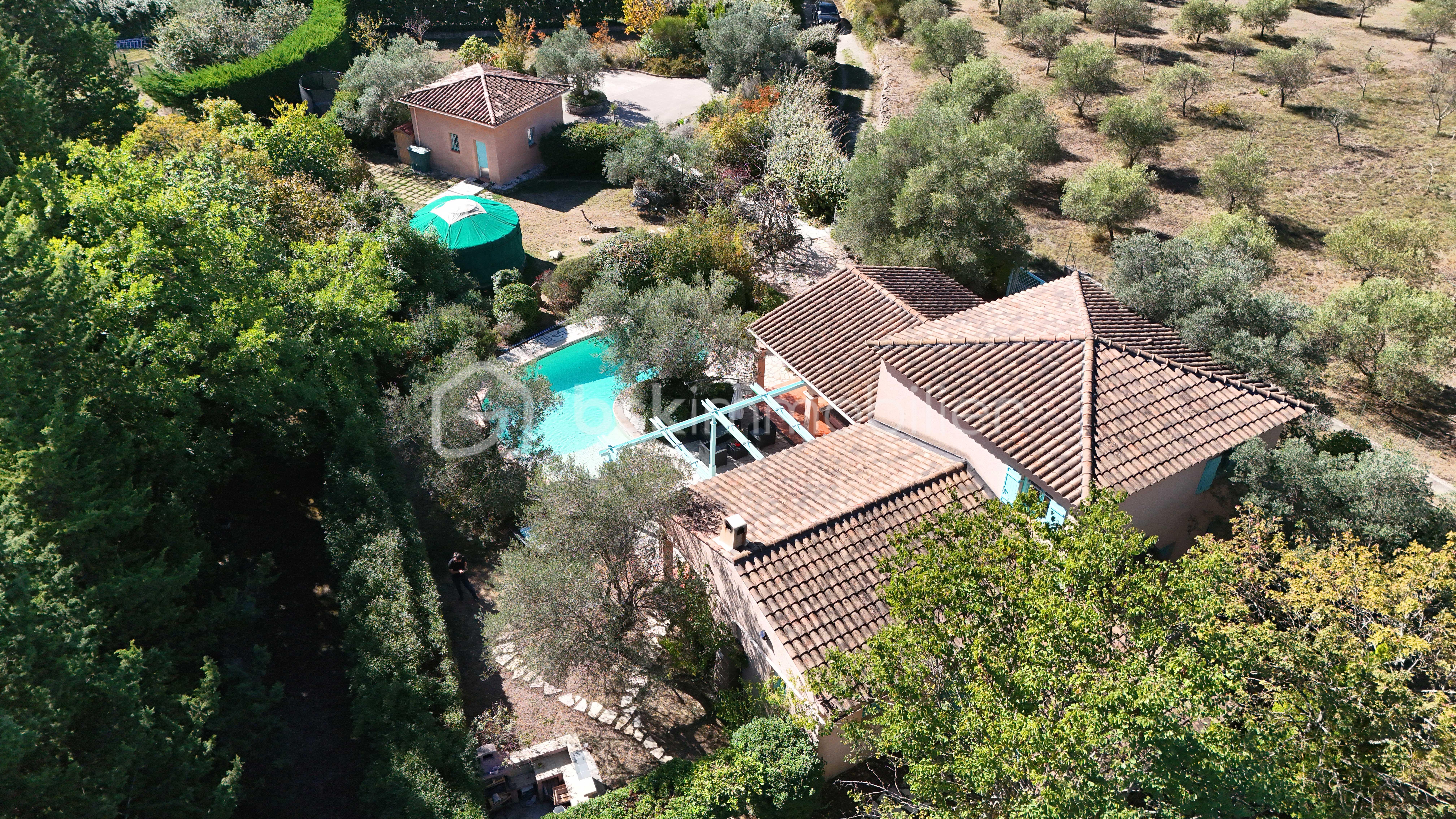 Maison traditionnelle de 187 m² - DJI_20251007124321_0041_D o.jpg