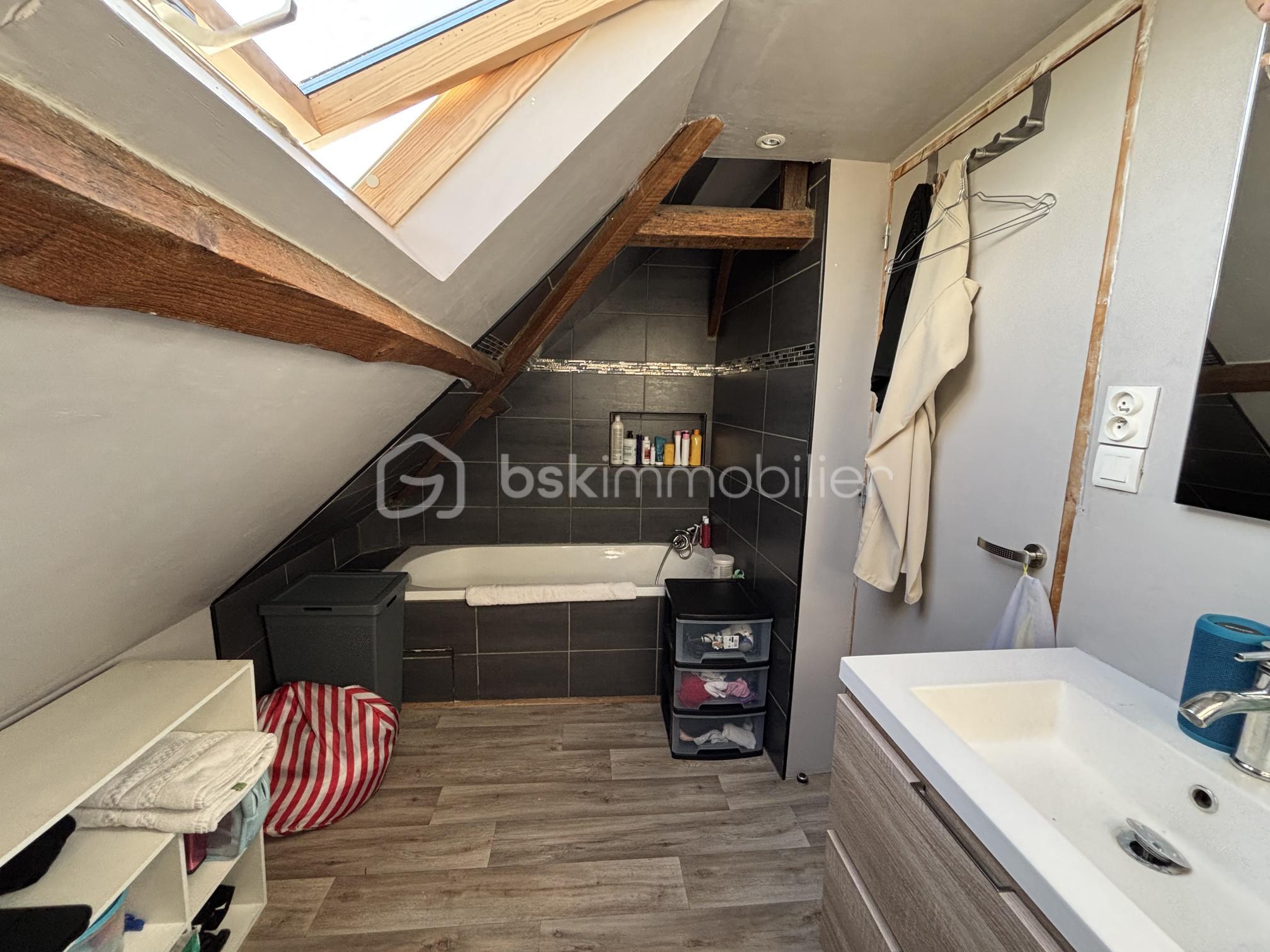 SALLE DE BAIN DU HAUT.jpeg