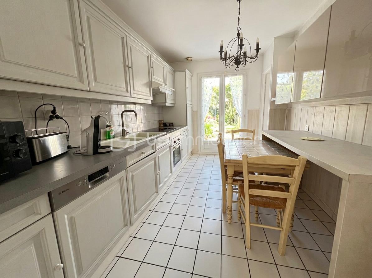 Maison 5 pièces 94 m² · à La Queue-en-Brie · 94,1 m² · 395 000 €