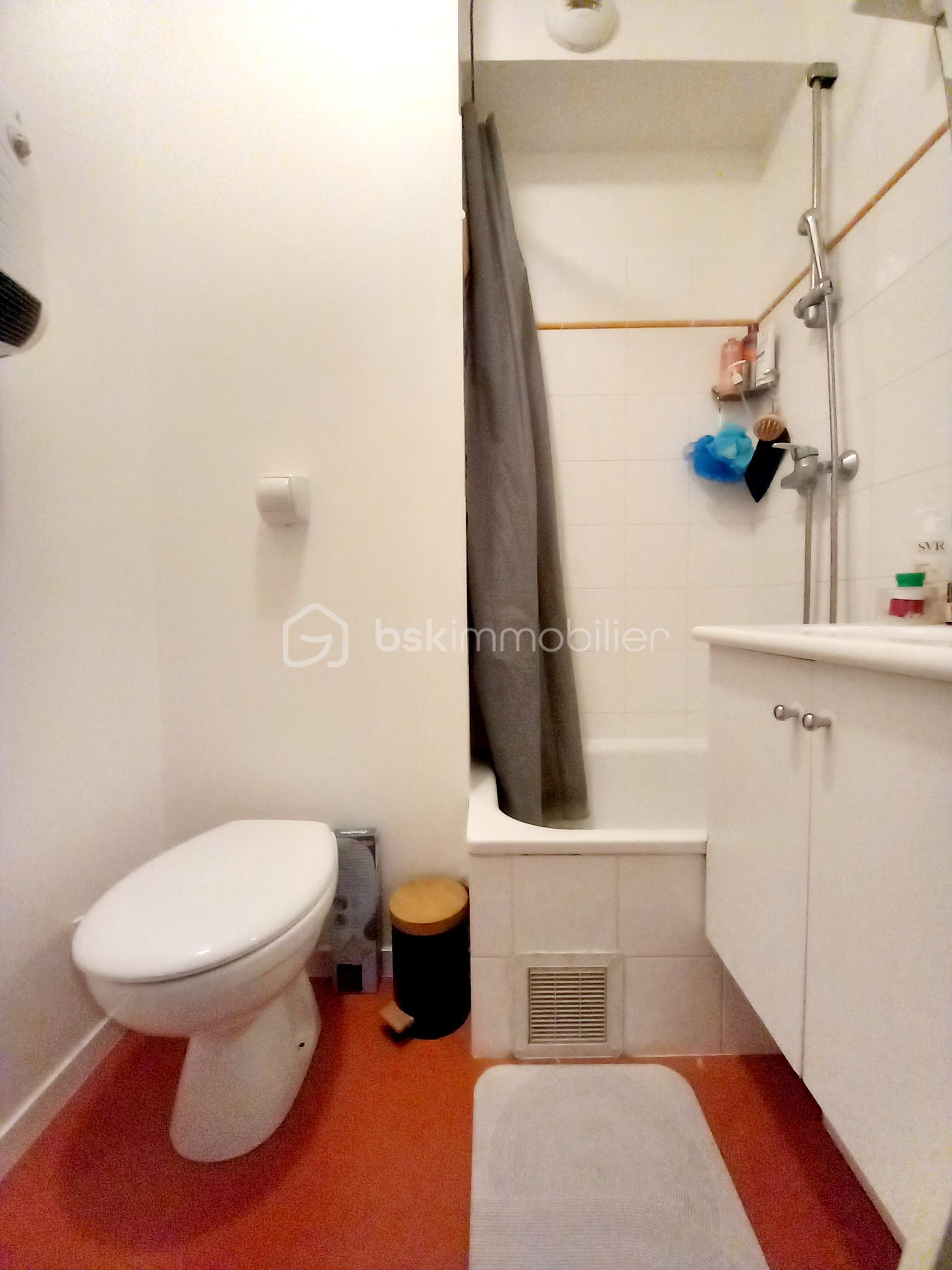 Appartement de 19 m² - sdb.jpg