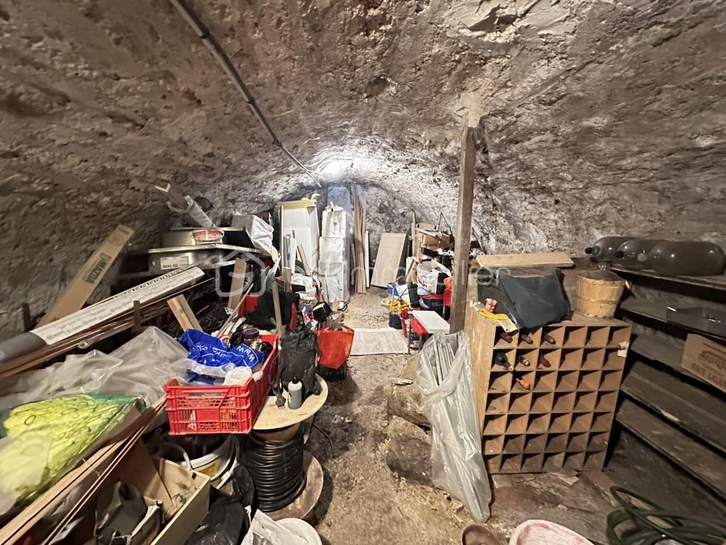 Immeuble de 137 m² - Munganga-Image20BE9AB4D-D2A4-46AF-BC62-850691A671E0_1_105_c.jpeg