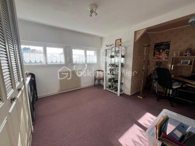 Maison de 141 m² - CHAMBRE DROITE B.jpg