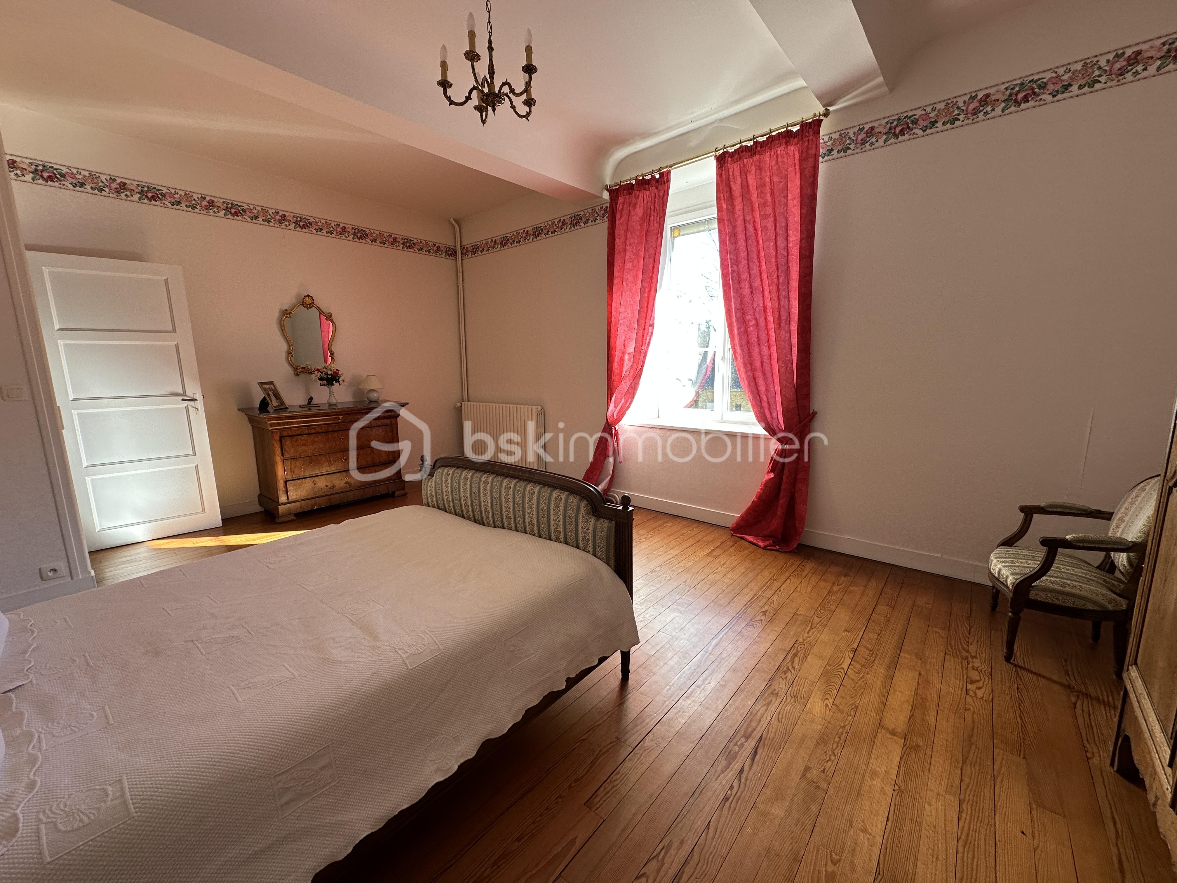 Maison en pierre de 202 m² - chambre3.JPEG