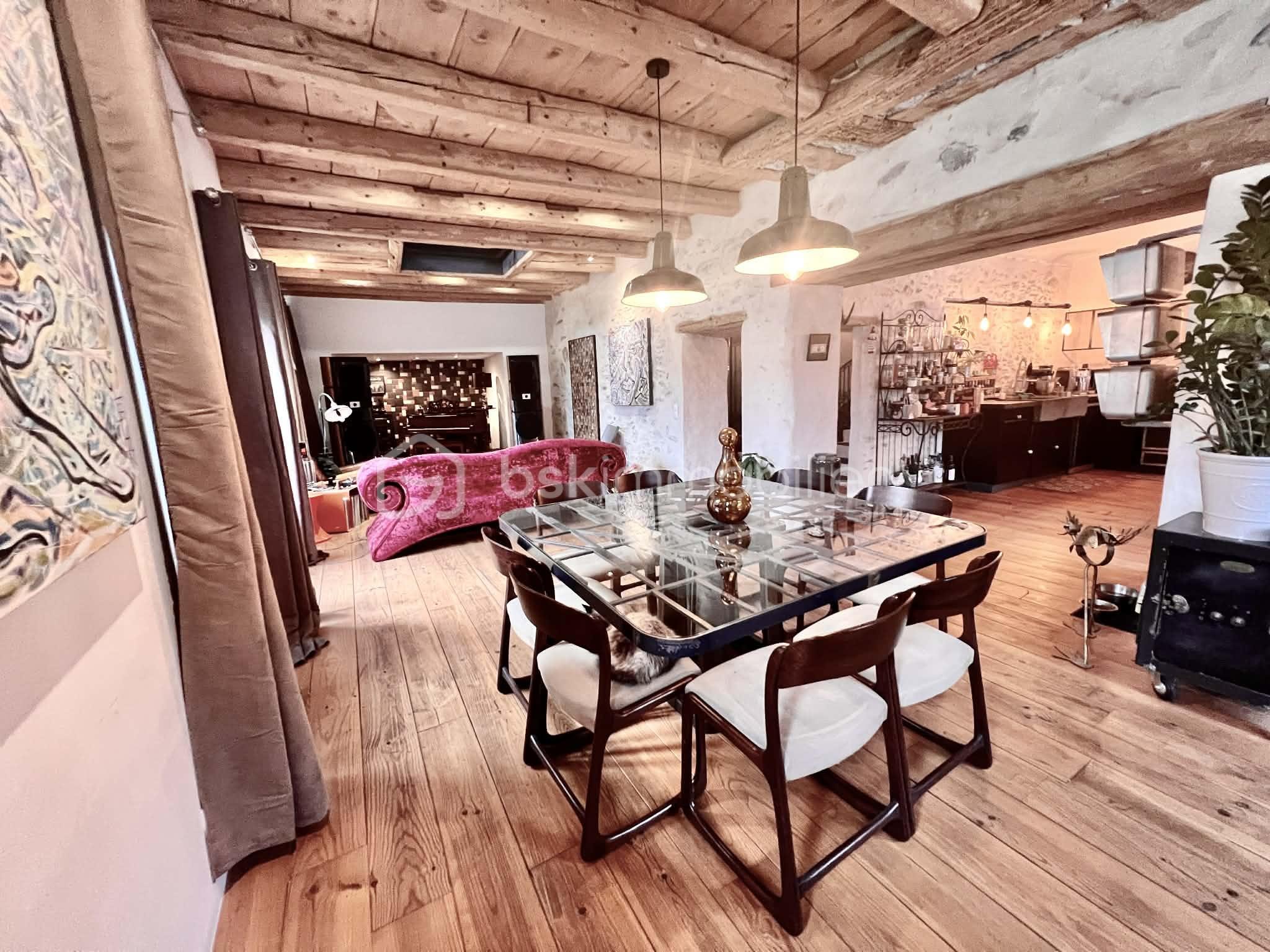 Demeure de 157 m² - 7ca41930-ce35-4401-874a-f8432ac903a3.jpg