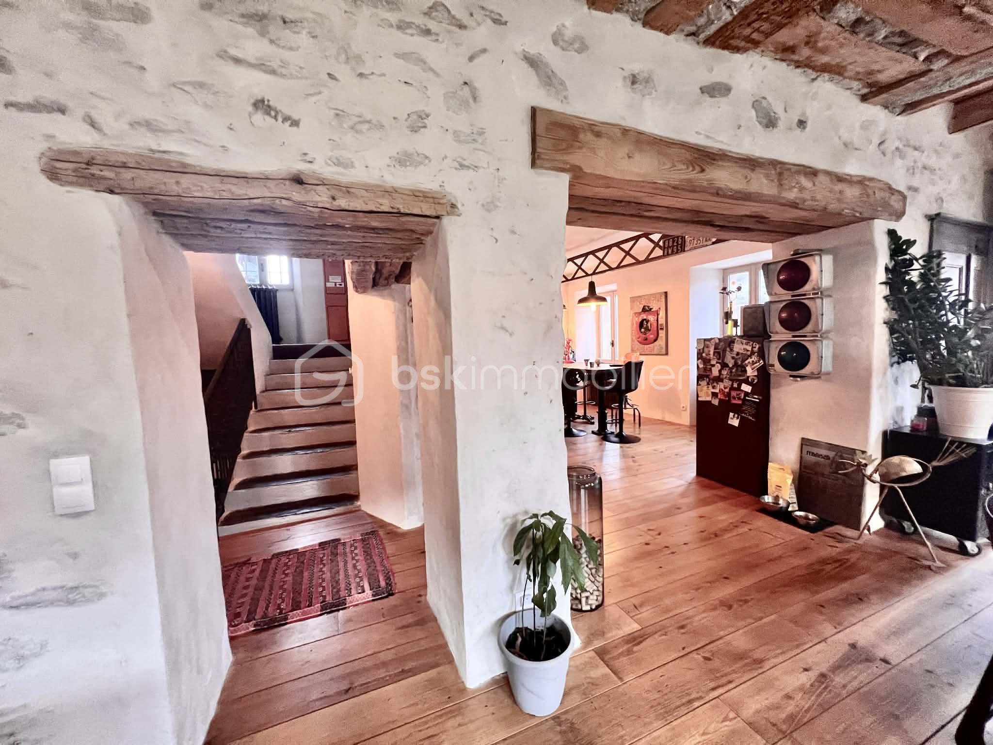 Demeure de 157 m² - 63967c55-49c1-4e2f-881a-3023b71230c1.jpg