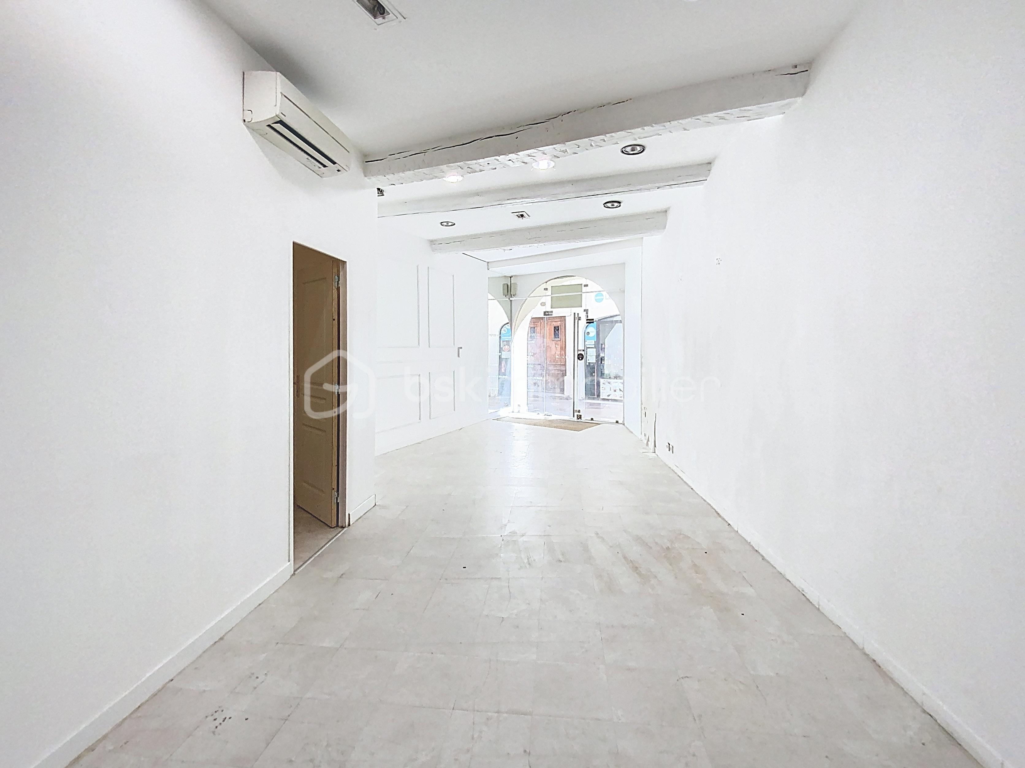 Local commercial de 59 m² - nimes_00006.jpg