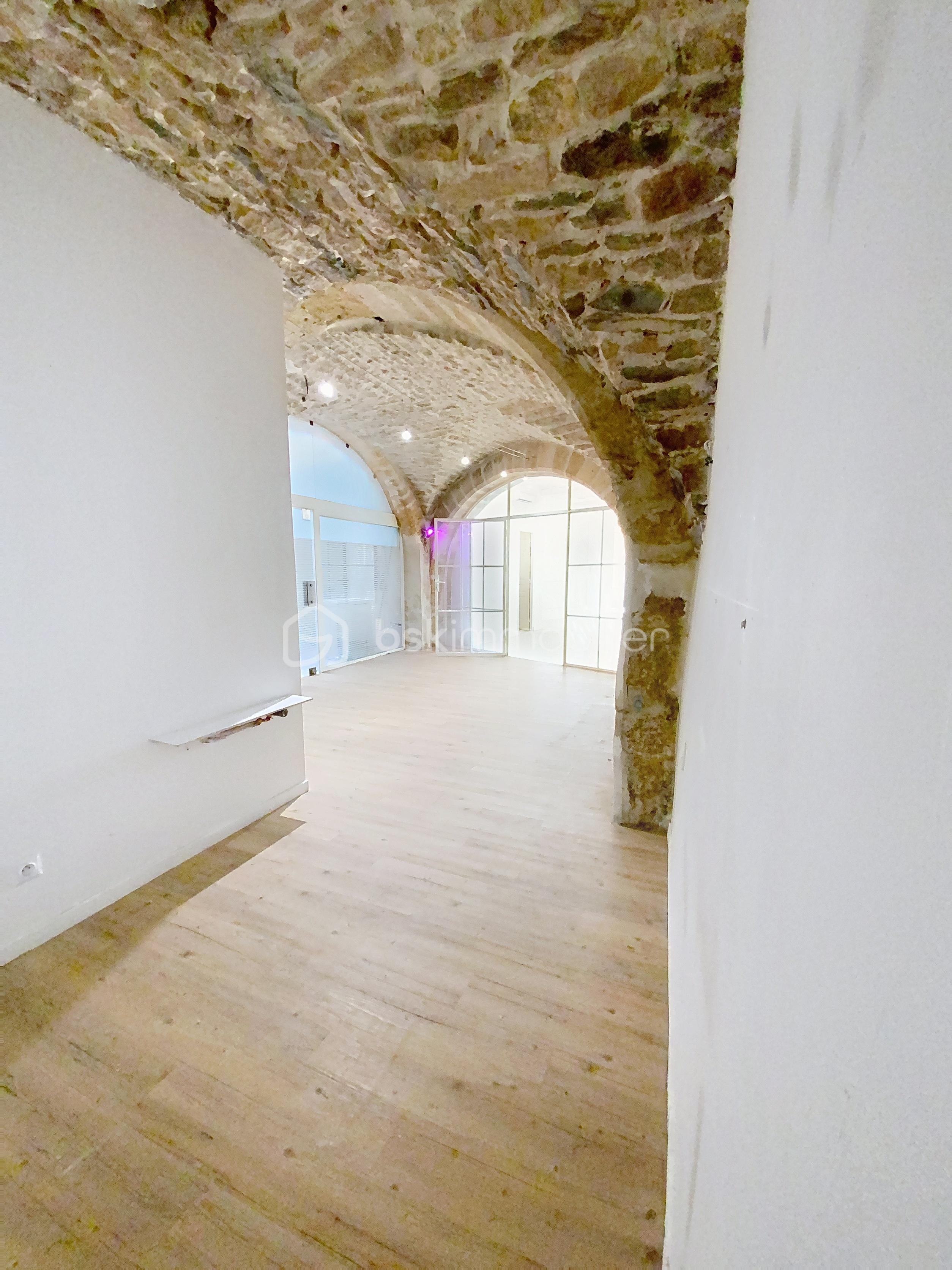 Local commercial de 59 m² - nimes_00002.jpg