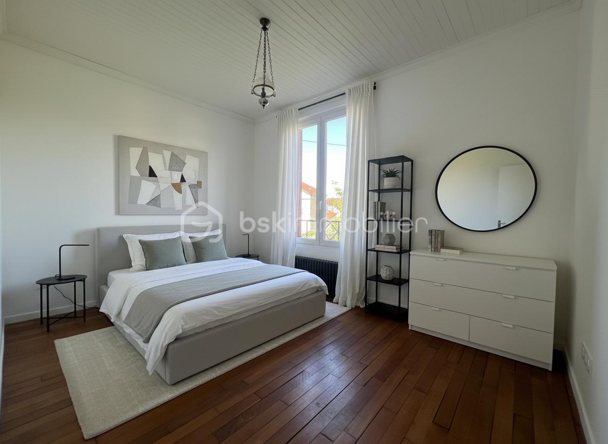 CHAMBRE ETAGE 1.jpg