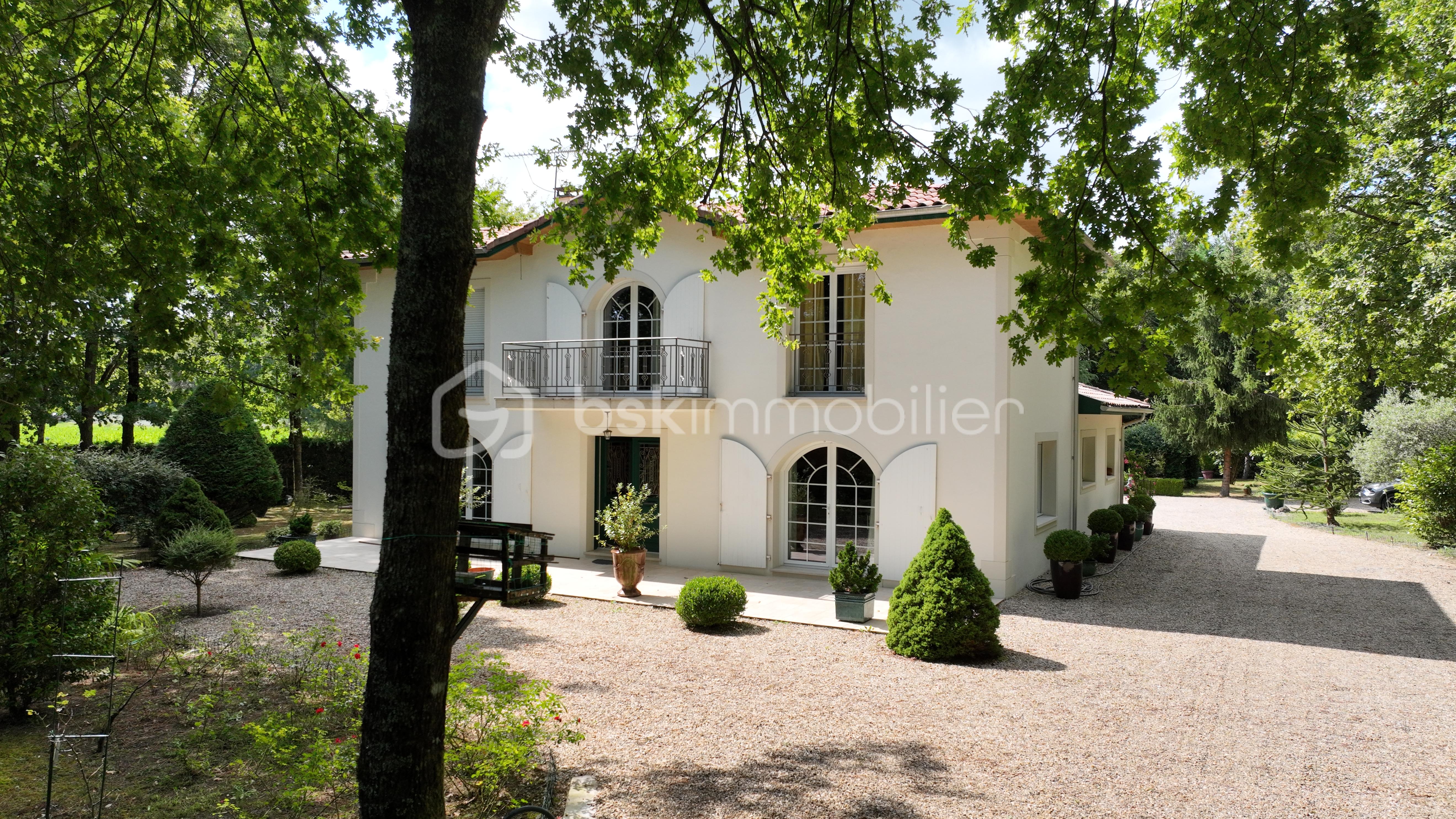 Maison de maitre de 206 m² - FACADE.jpg