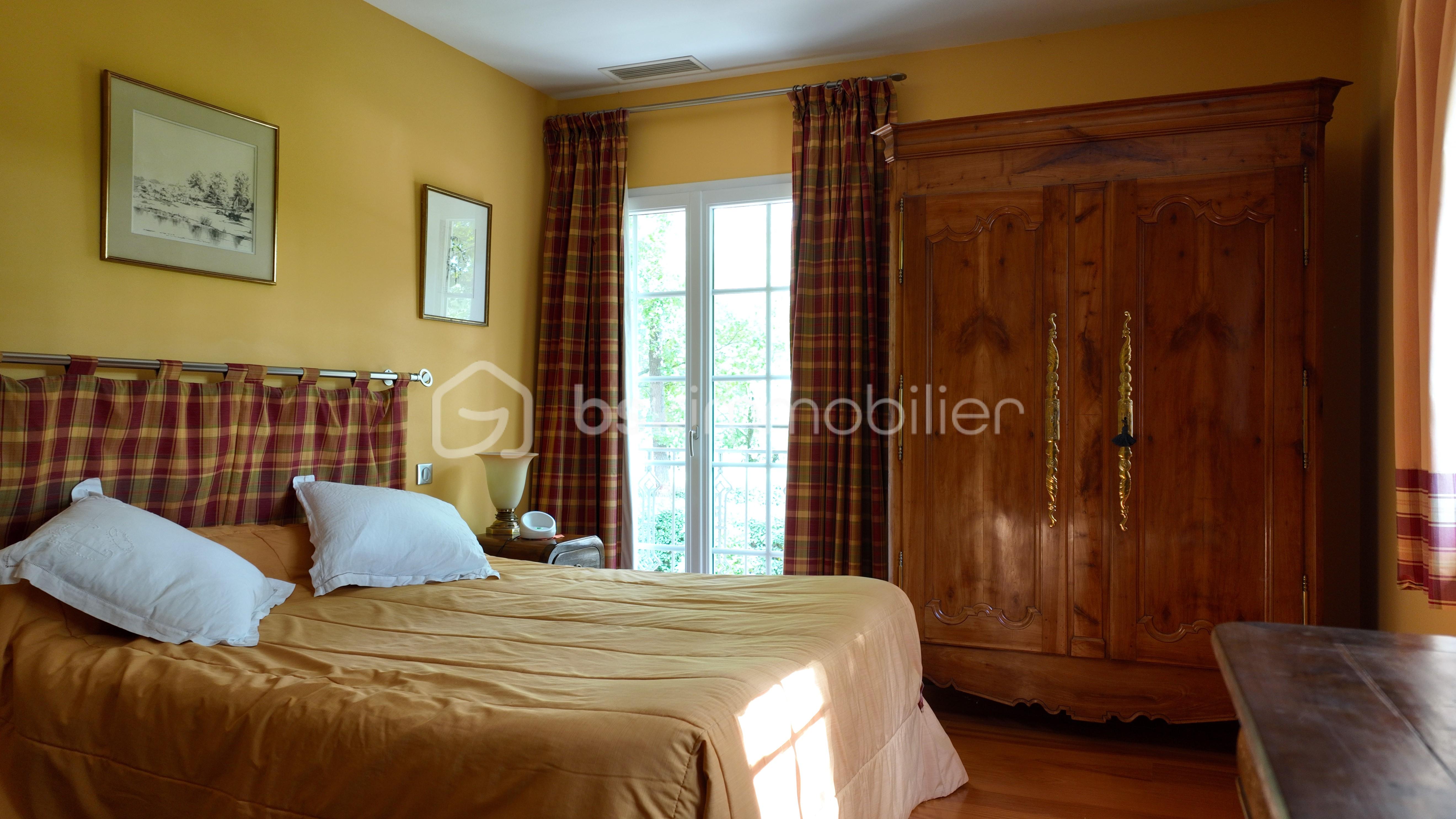 Maison de maitre de 206 m² - CH2 ETAGE.jpg