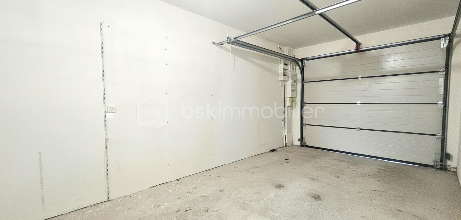 garage vide.jpg