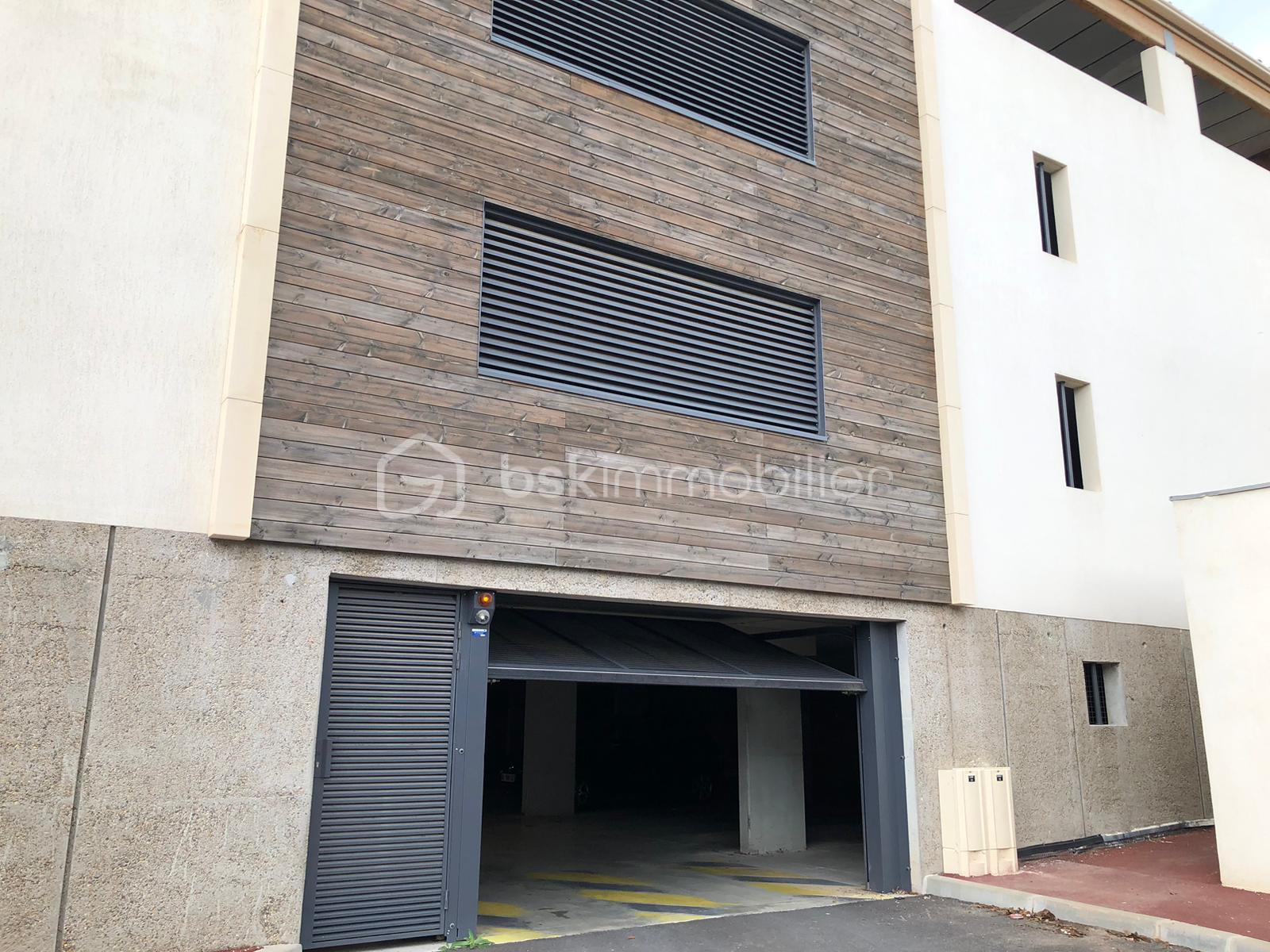 Parking de 12 m² - 7abf71f1-5cba-4792-933b-fd9f26c9c7d1.jpg
