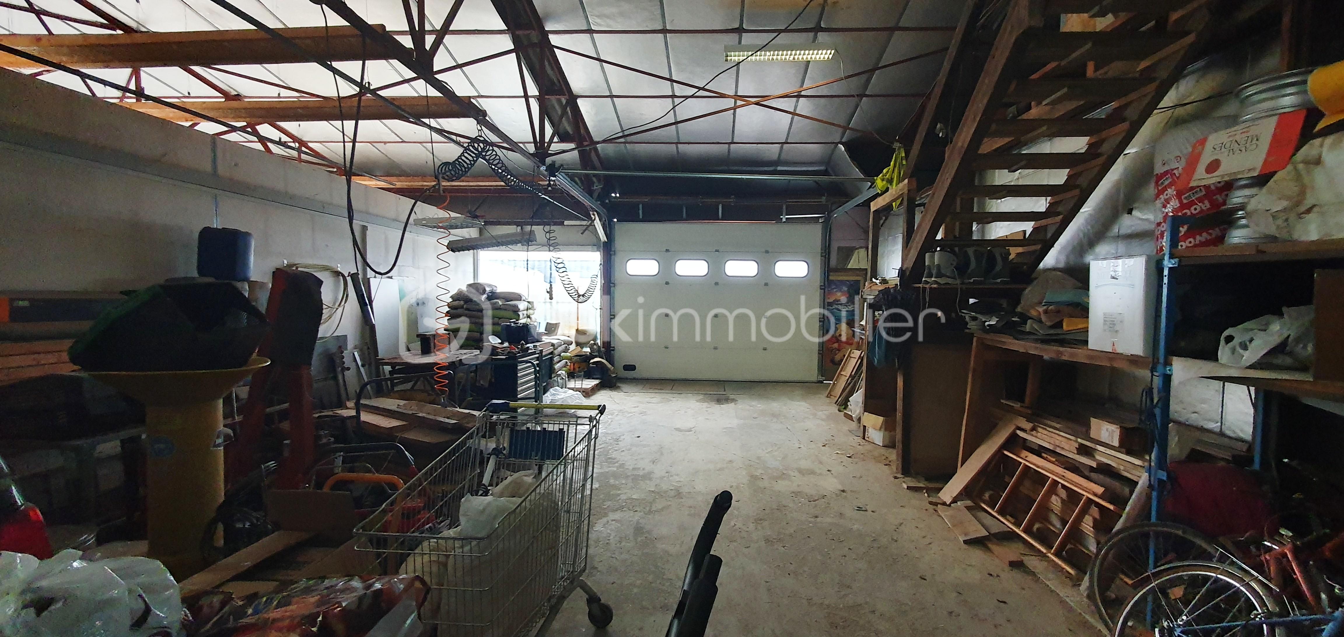 Local d'activités de 470 m² - 20260102_111428.jpg