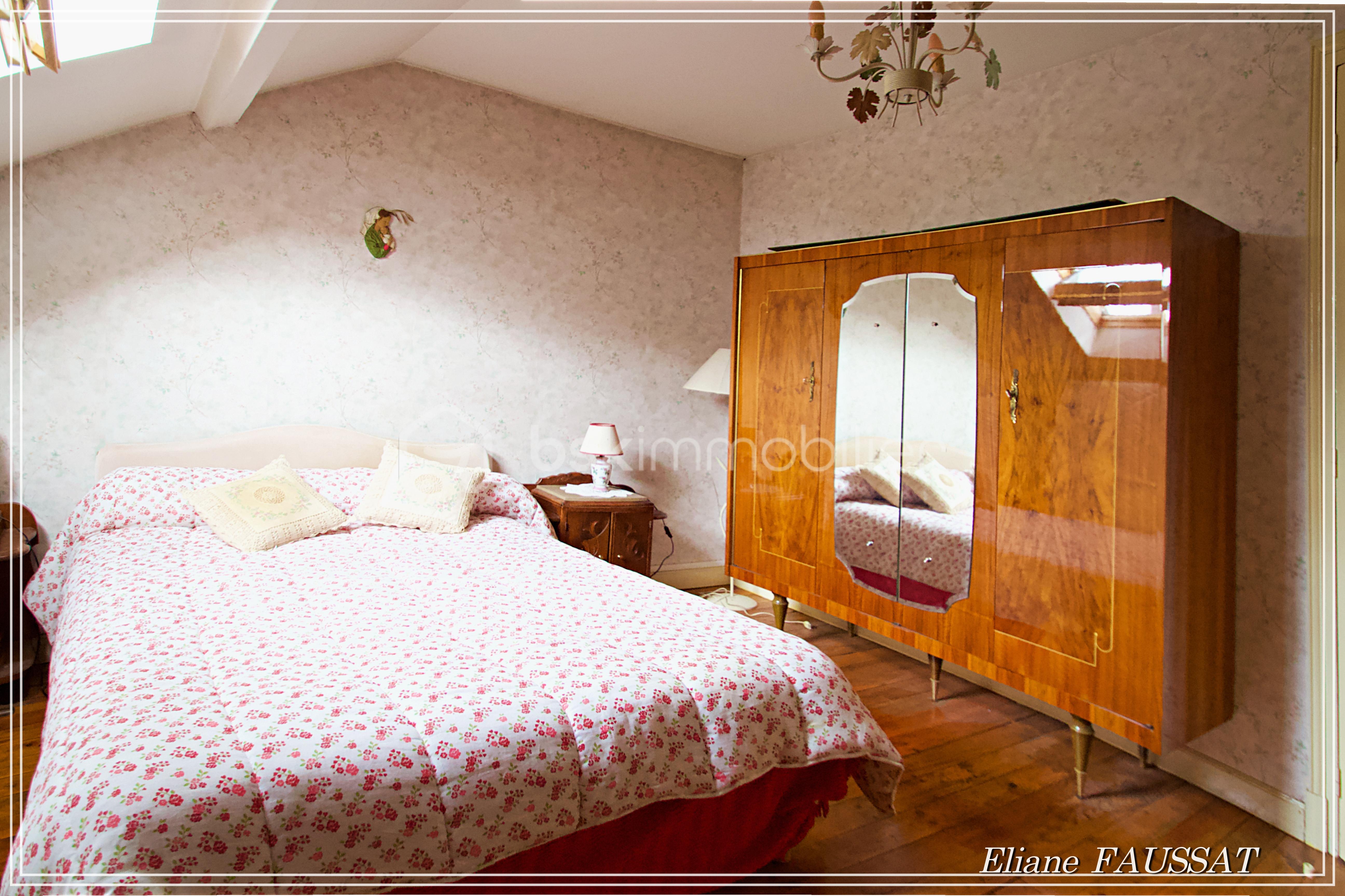 Maison de ville de 120 m² - CHAMBRE VELUX.jpg