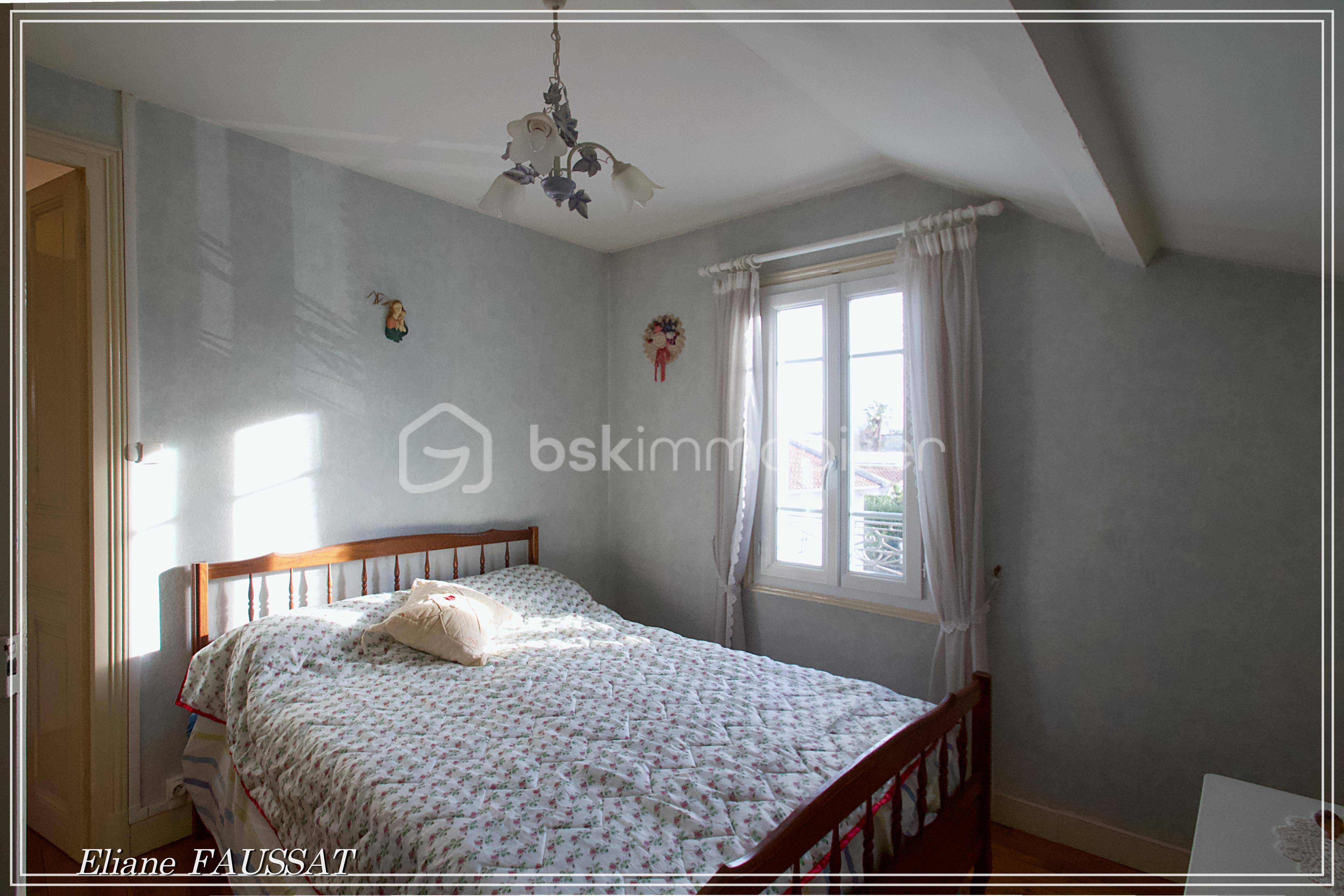 Maison de ville de 120 m² - CHAMBRE 1.jpg