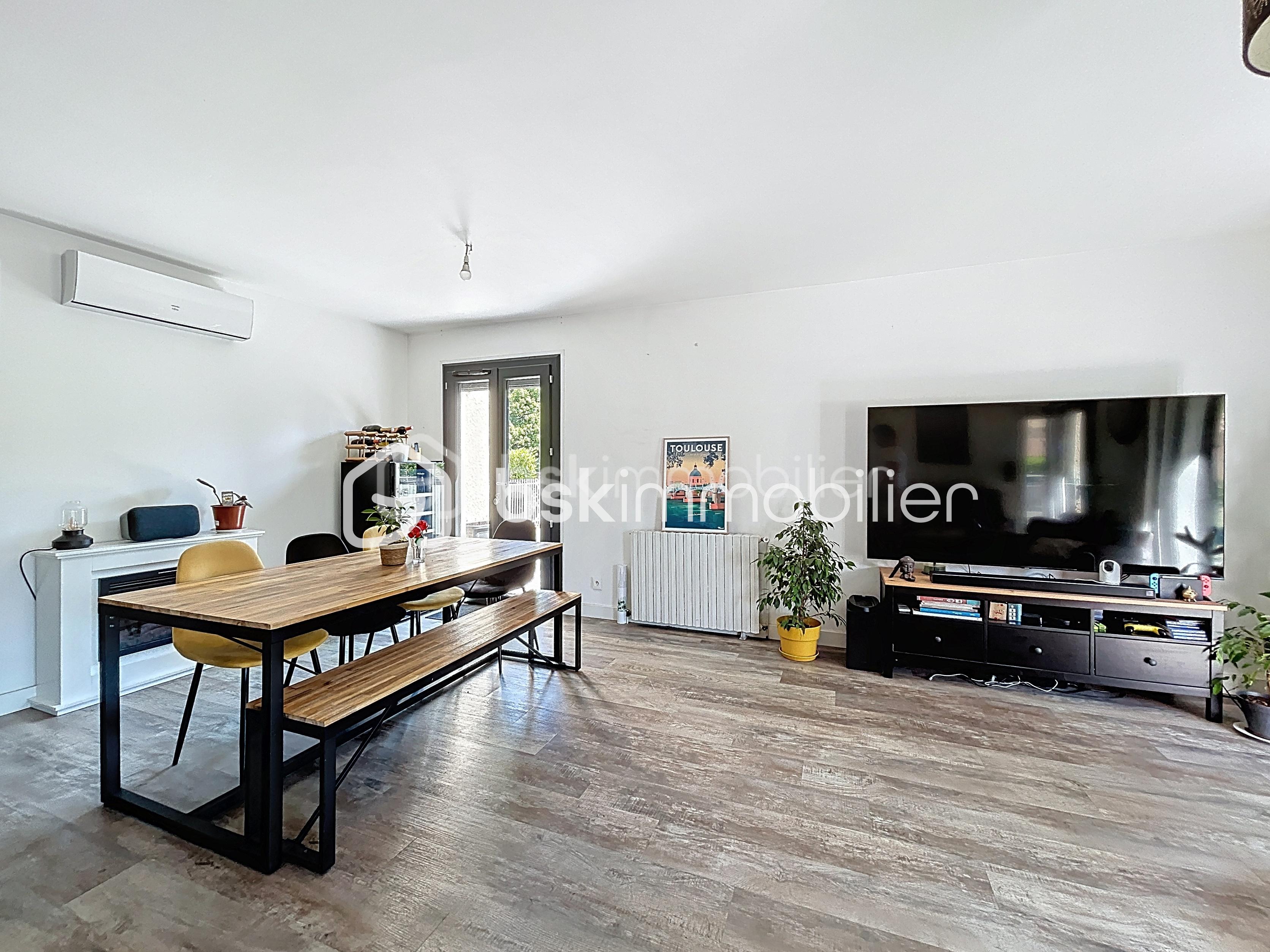 Maison de 100 m² - boyer-de-la-giroday_00003.jpg