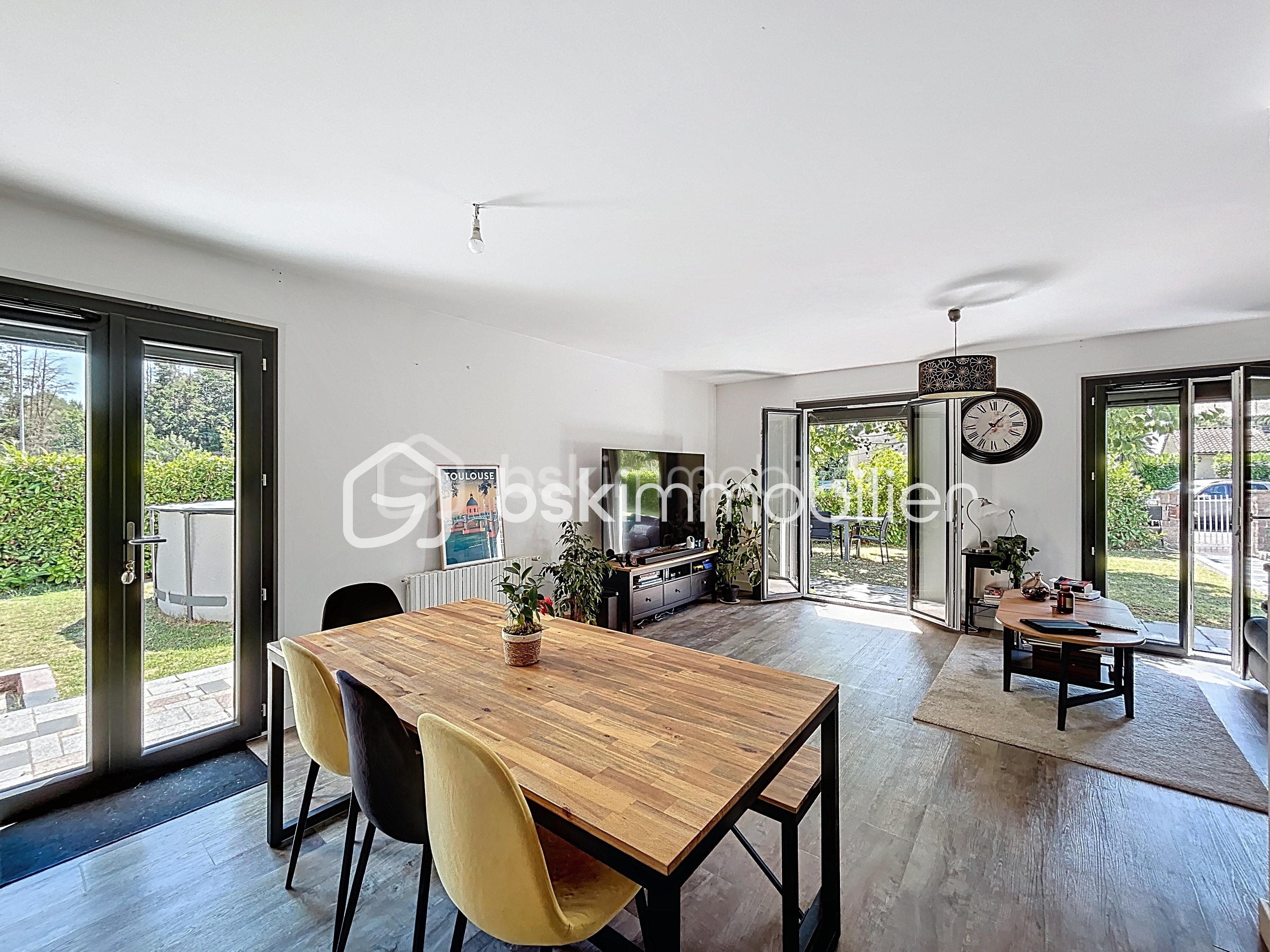 Maison de 100 m² - boyer-de-la-giroday_00004.jpg