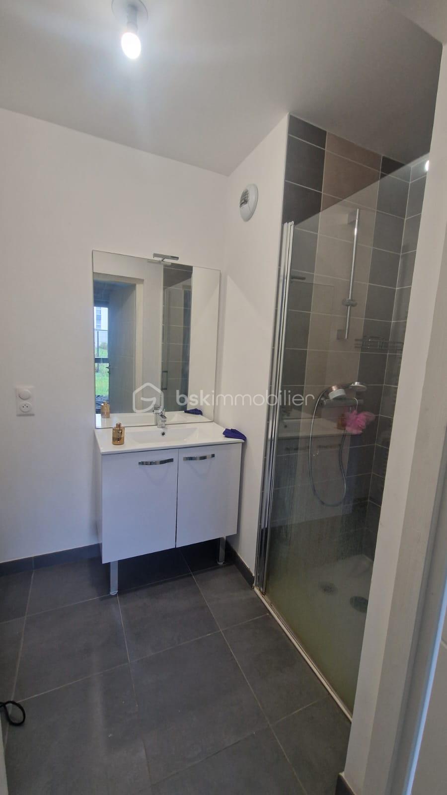 Appartement de 83,87 m² - salle d'eau.jpeg